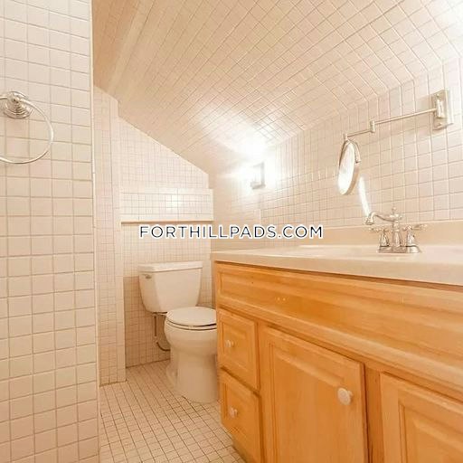 35 Fort Ave, Roxbury