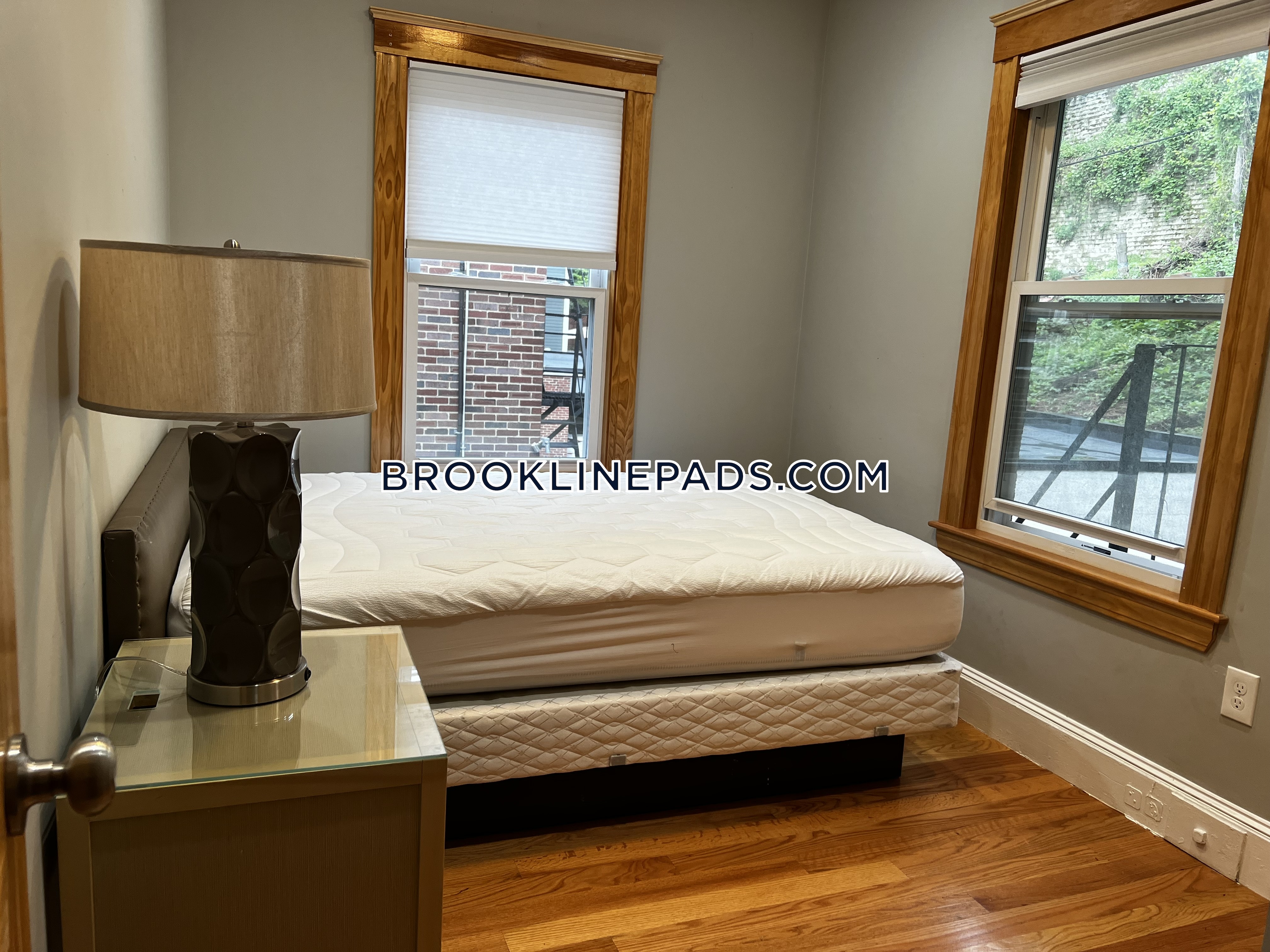 152 Winchester St, Coolidge Corner