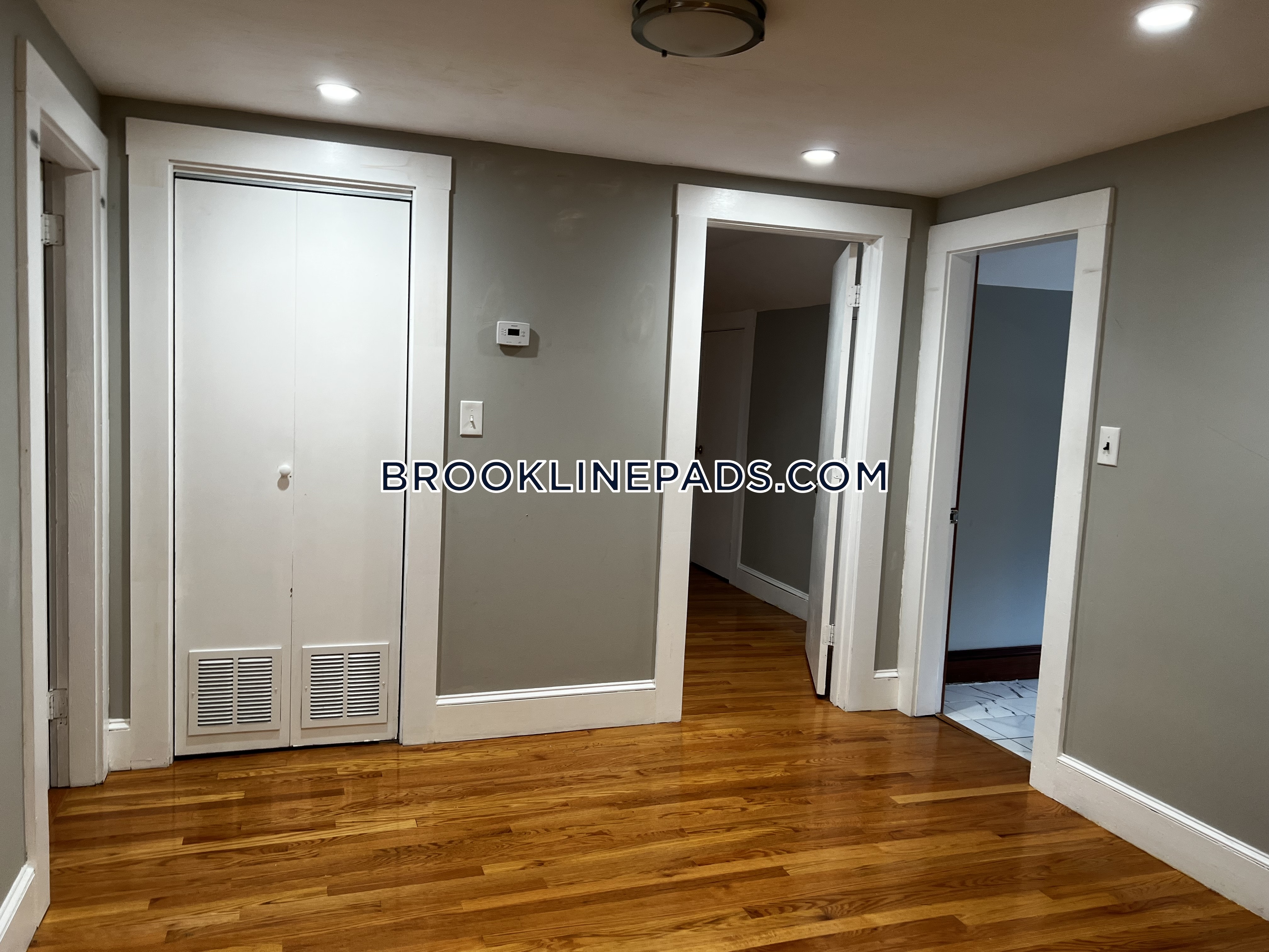 152 Winchester St, Coolidge Corner