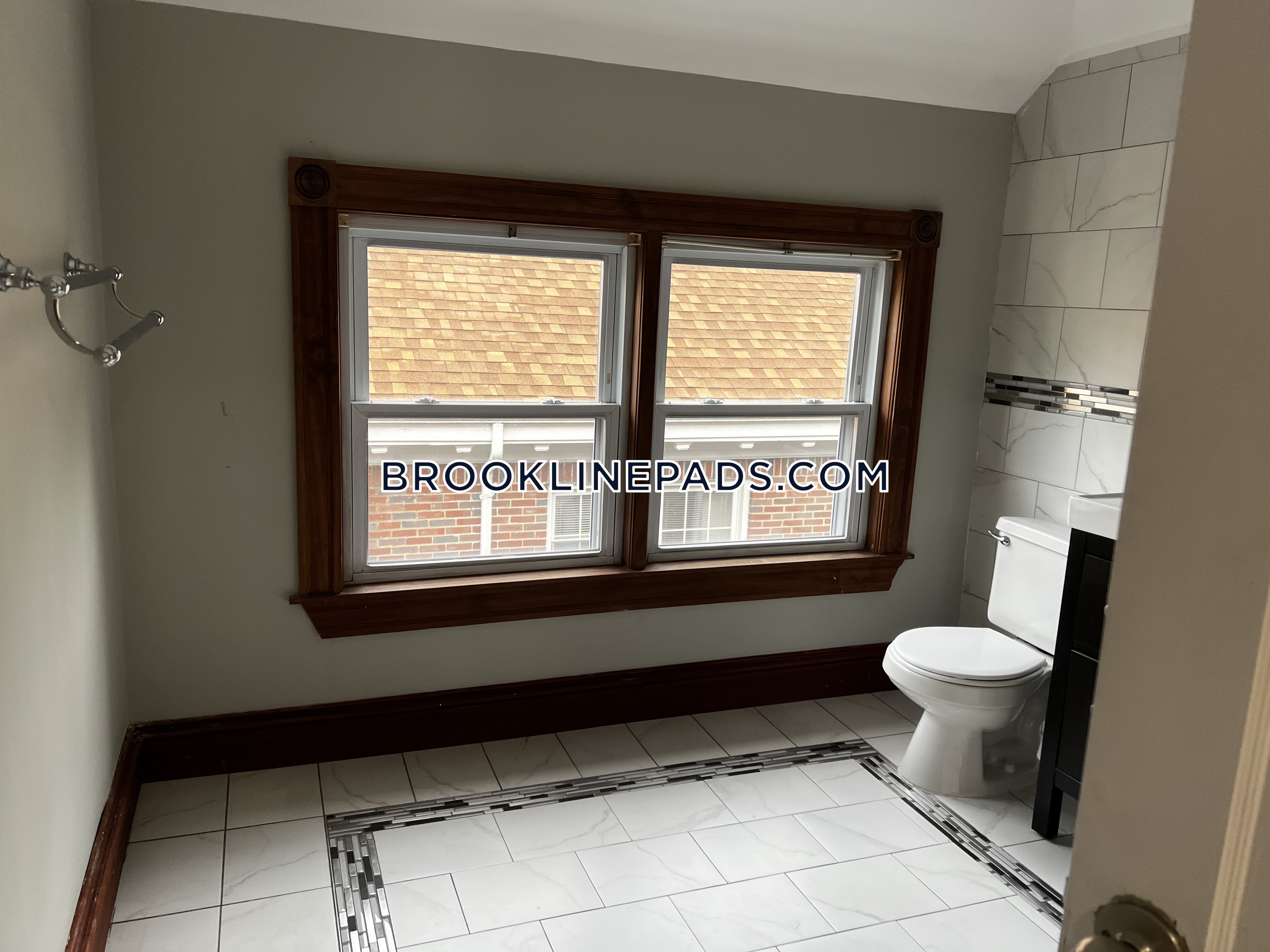 152 Winchester St, Coolidge Corner