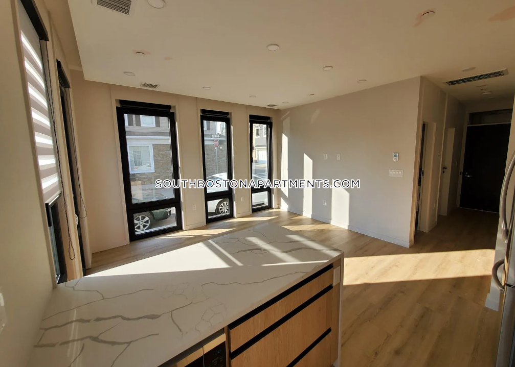 6 National St, South Boston