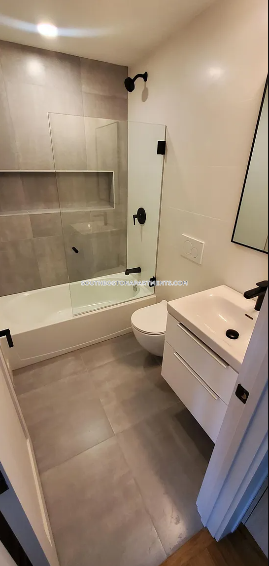 6 National St, South Boston