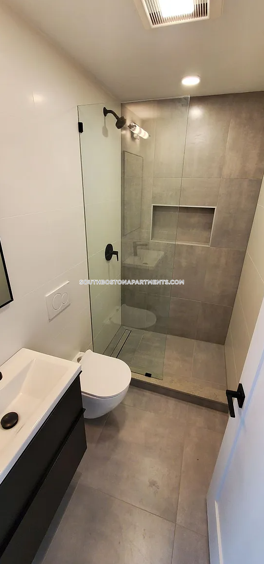 6 National St, South Boston