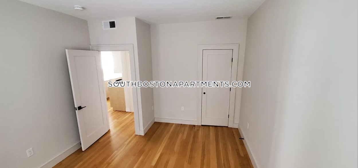 6 National St, South Boston