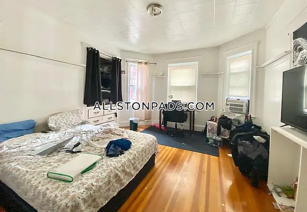 11 Chester St, Allston