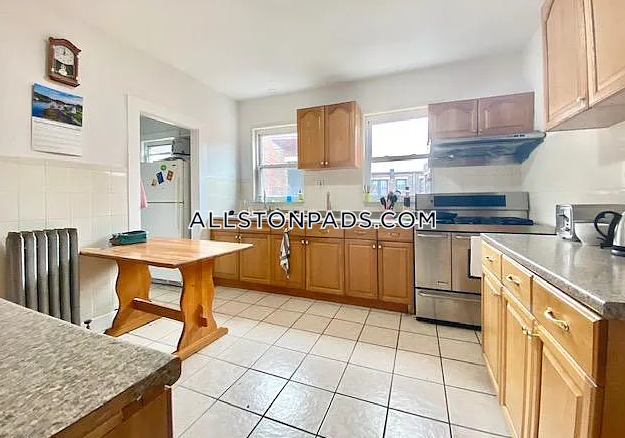 11 Chester St, Allston