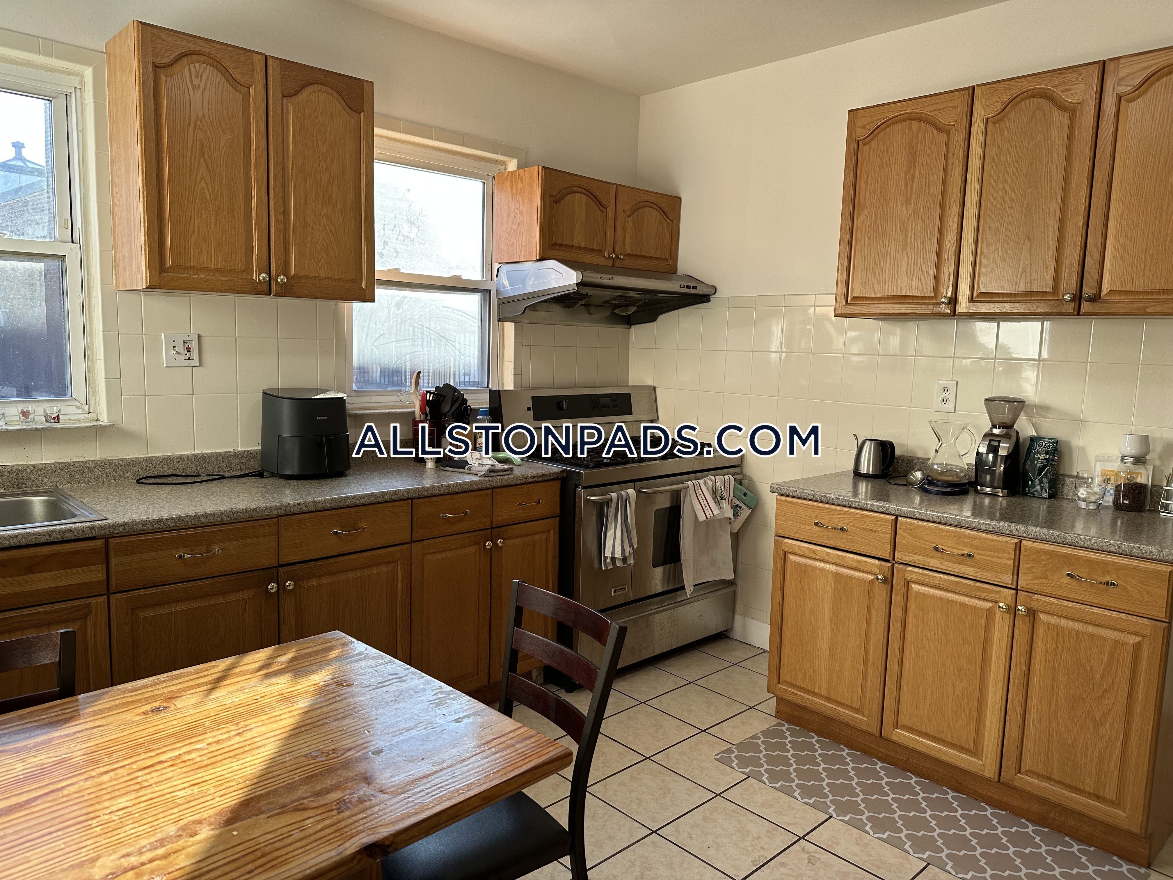 11 Chester St, Allston