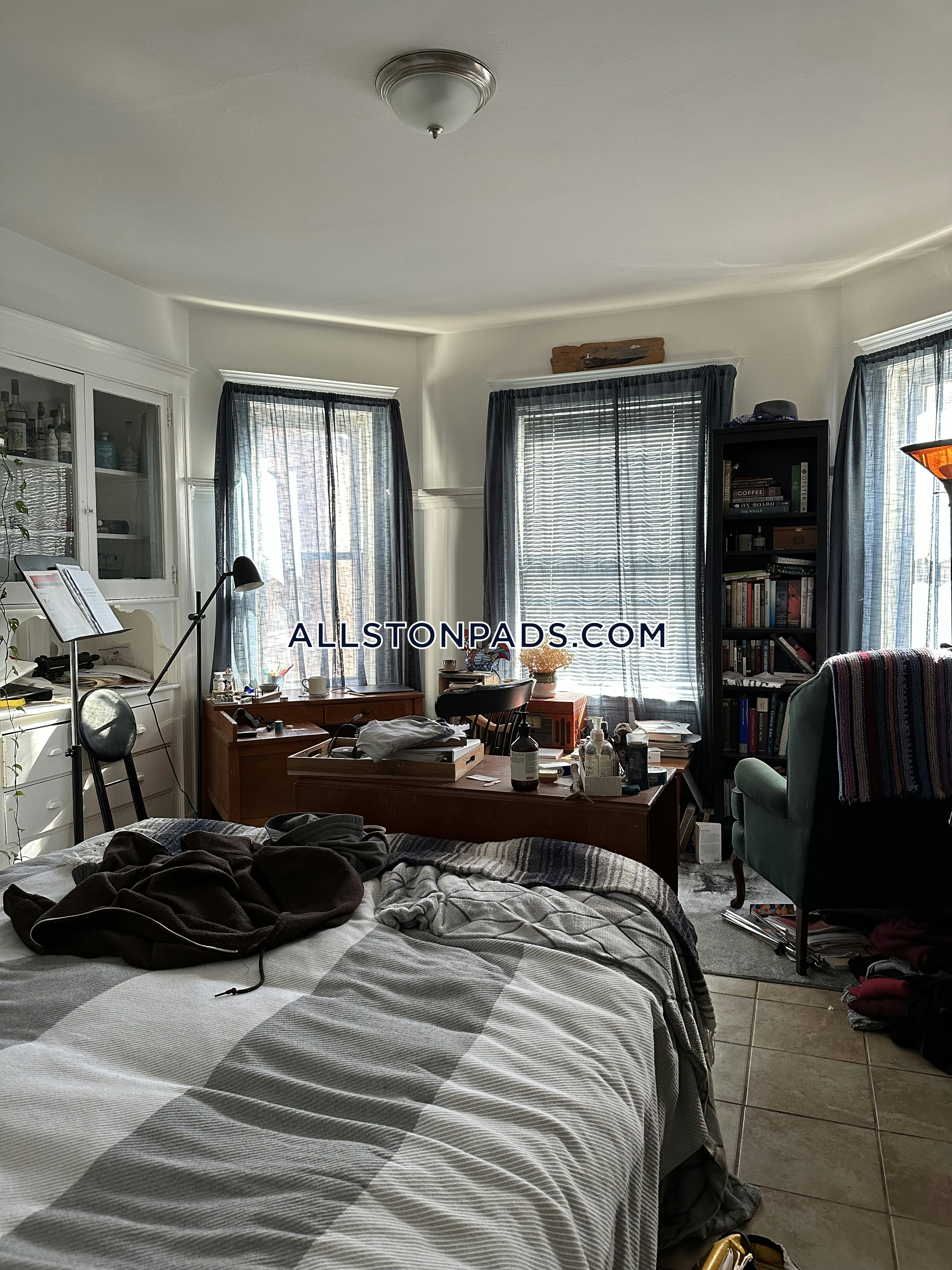 11 Chester St, Allston