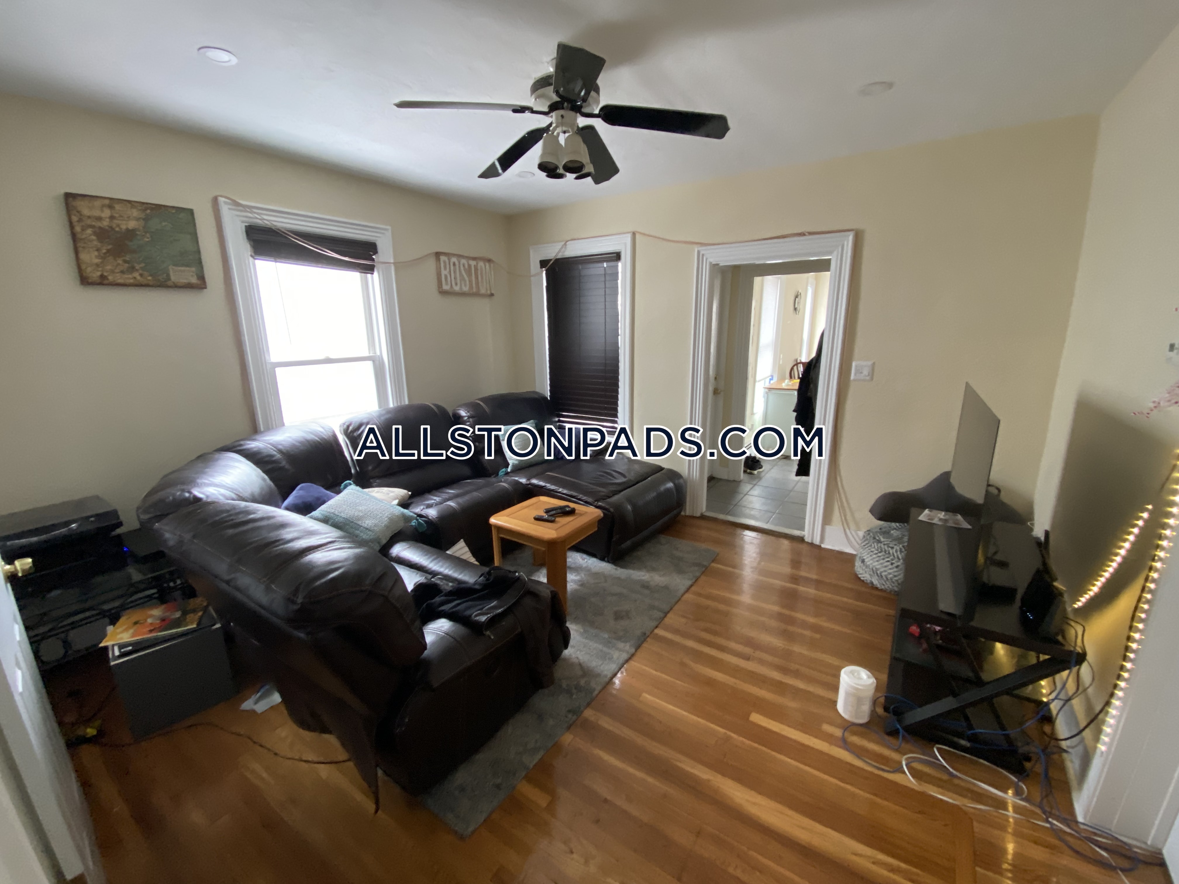 36 Pratt St, Allston