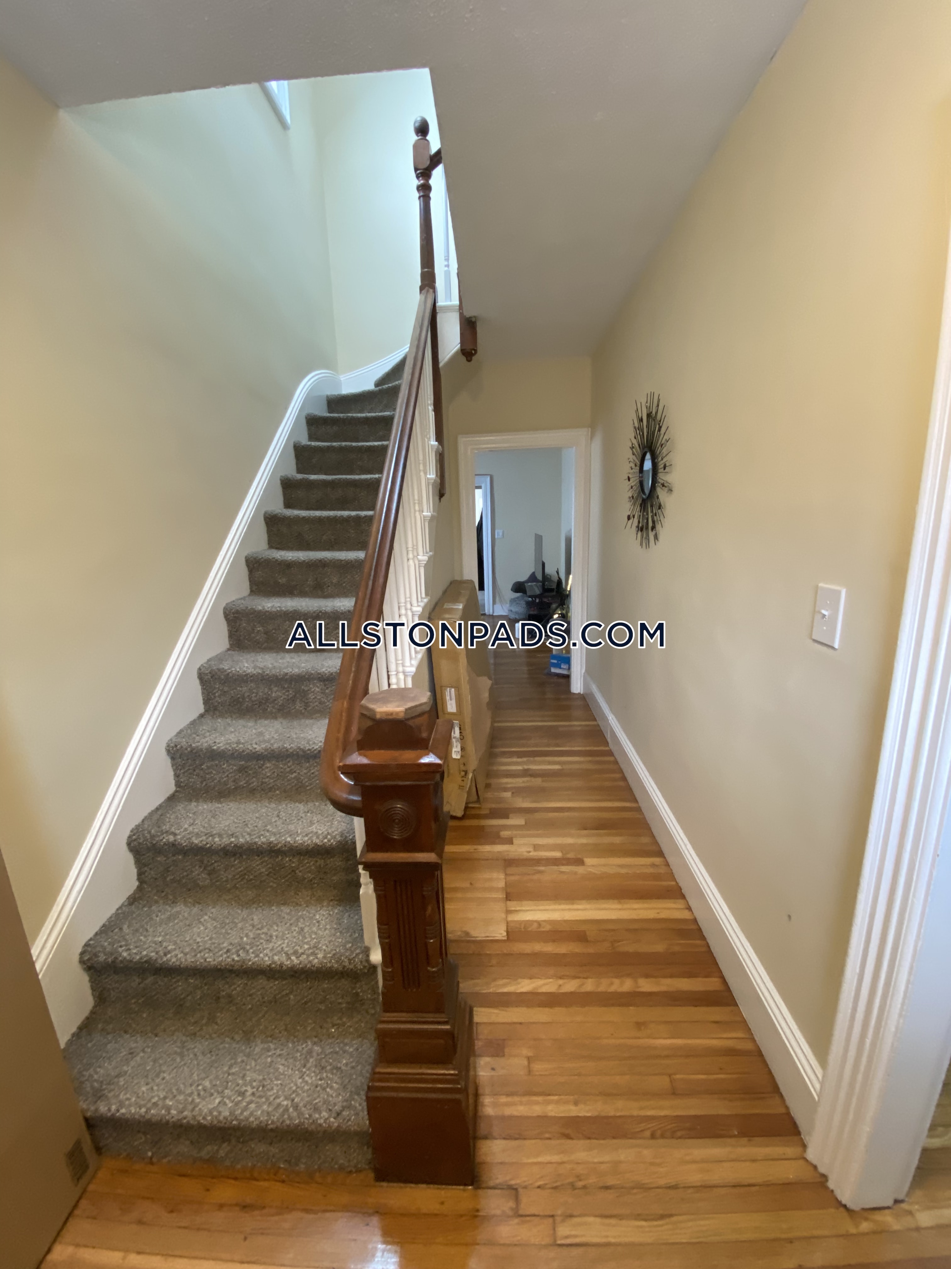 36 Pratt St, Allston