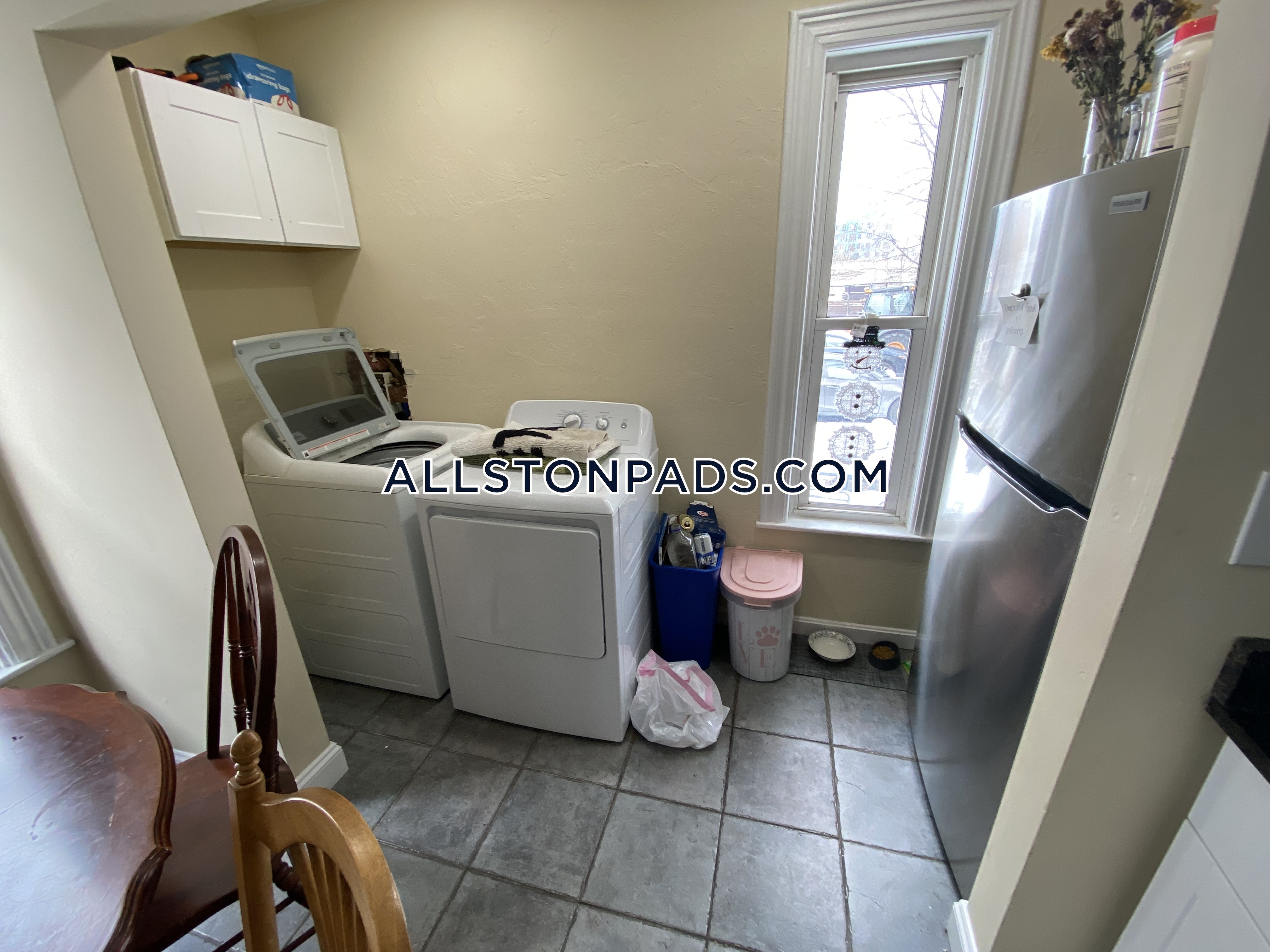 36 Pratt St, Allston