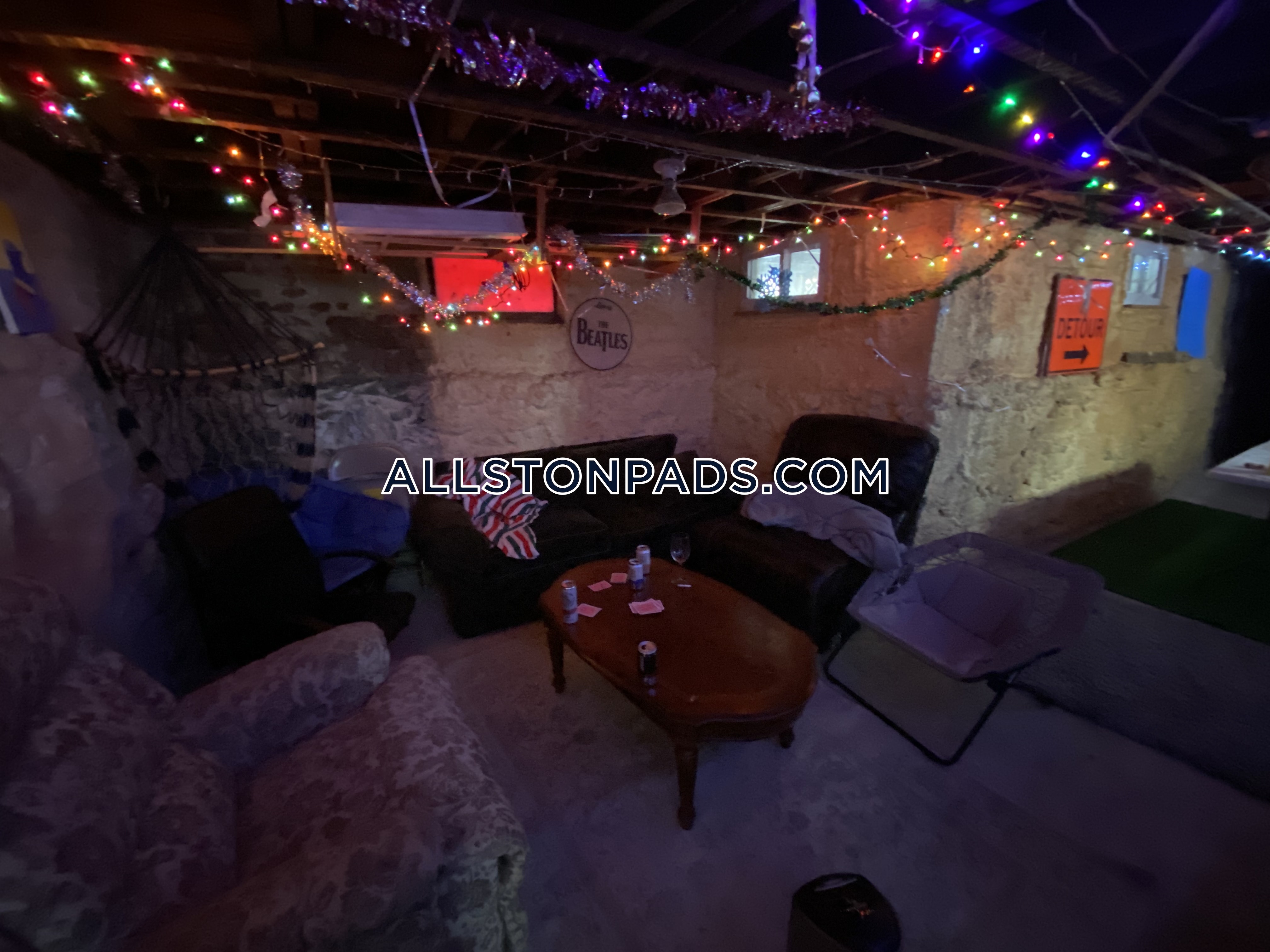 36 Pratt St, Allston