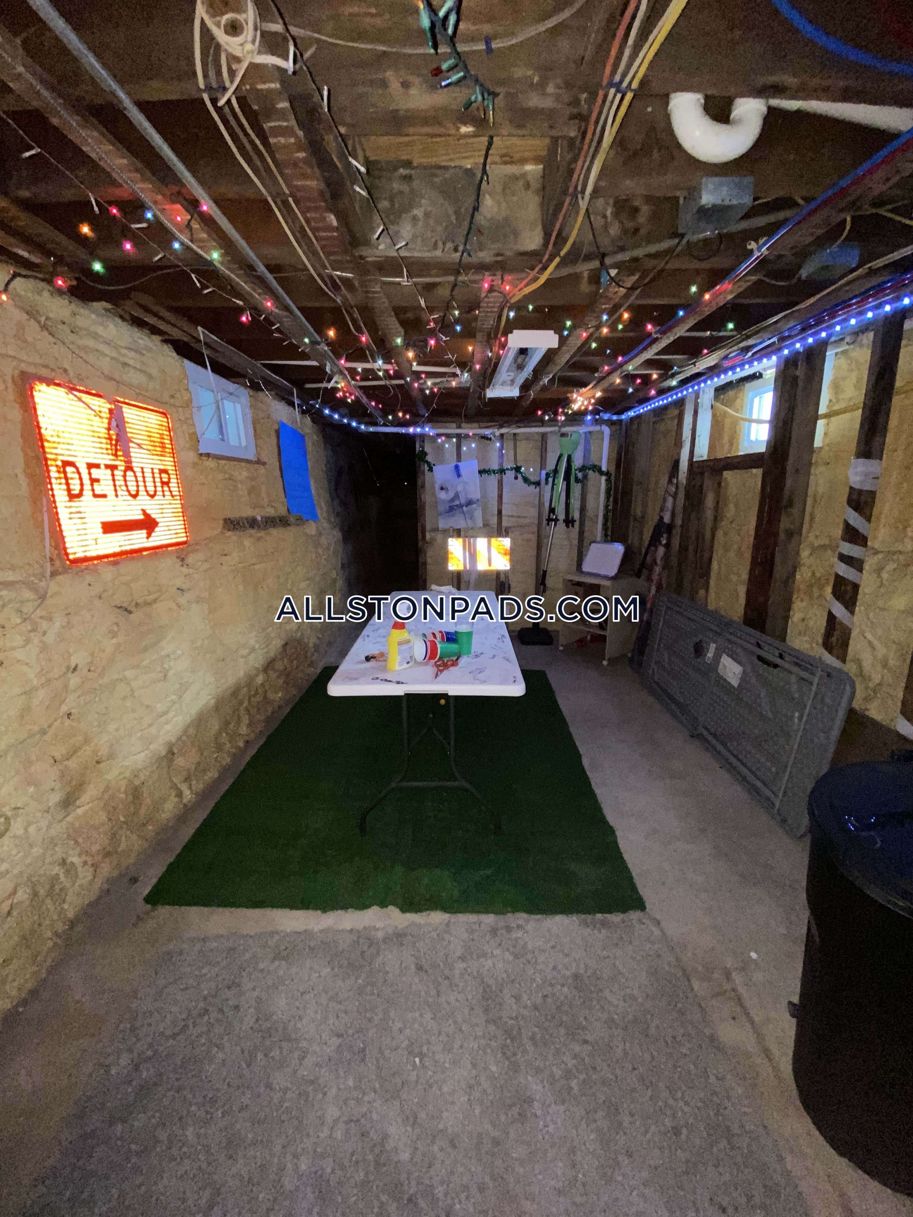 36 Pratt St, Allston