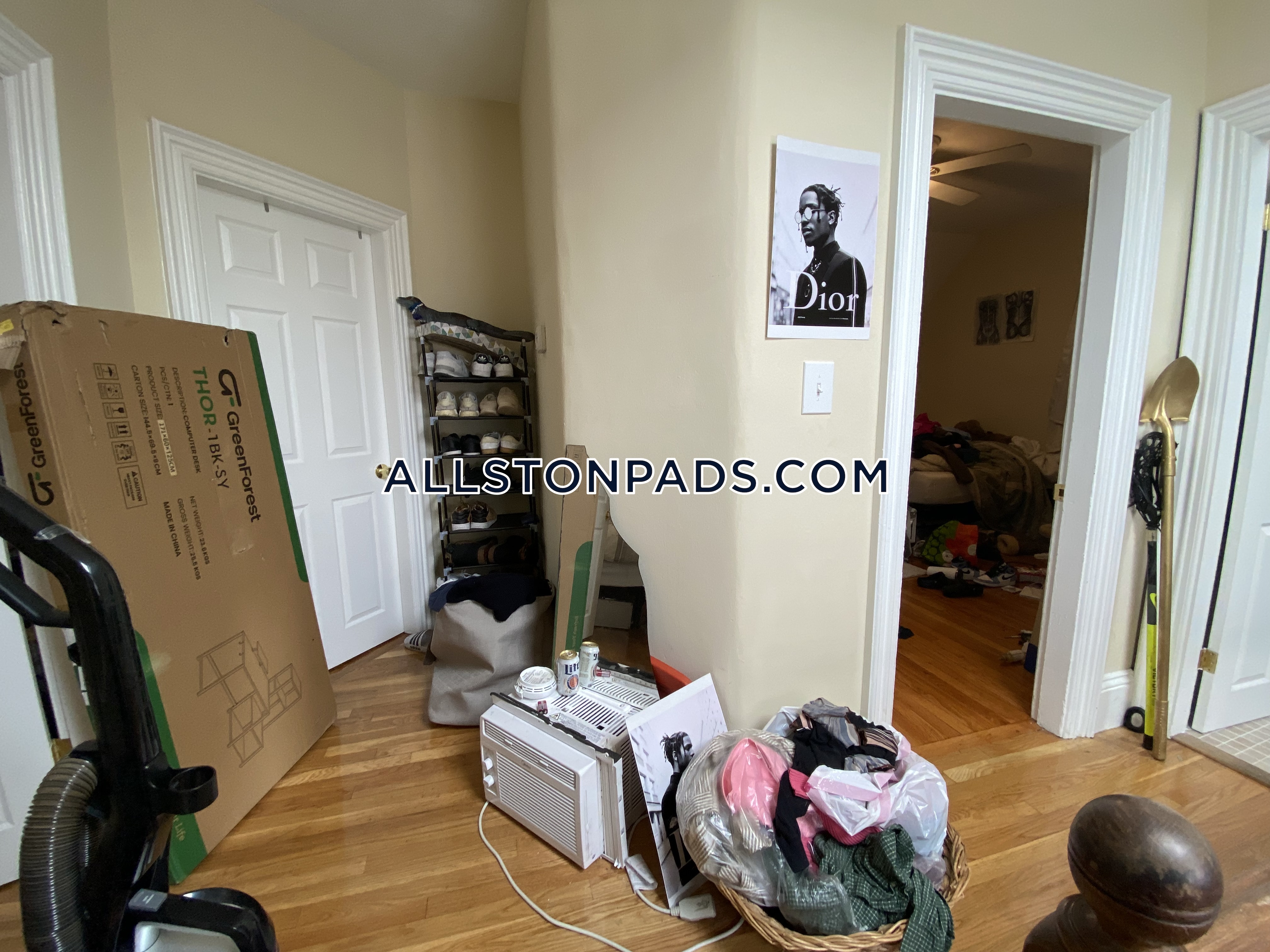 36 Pratt St, Allston