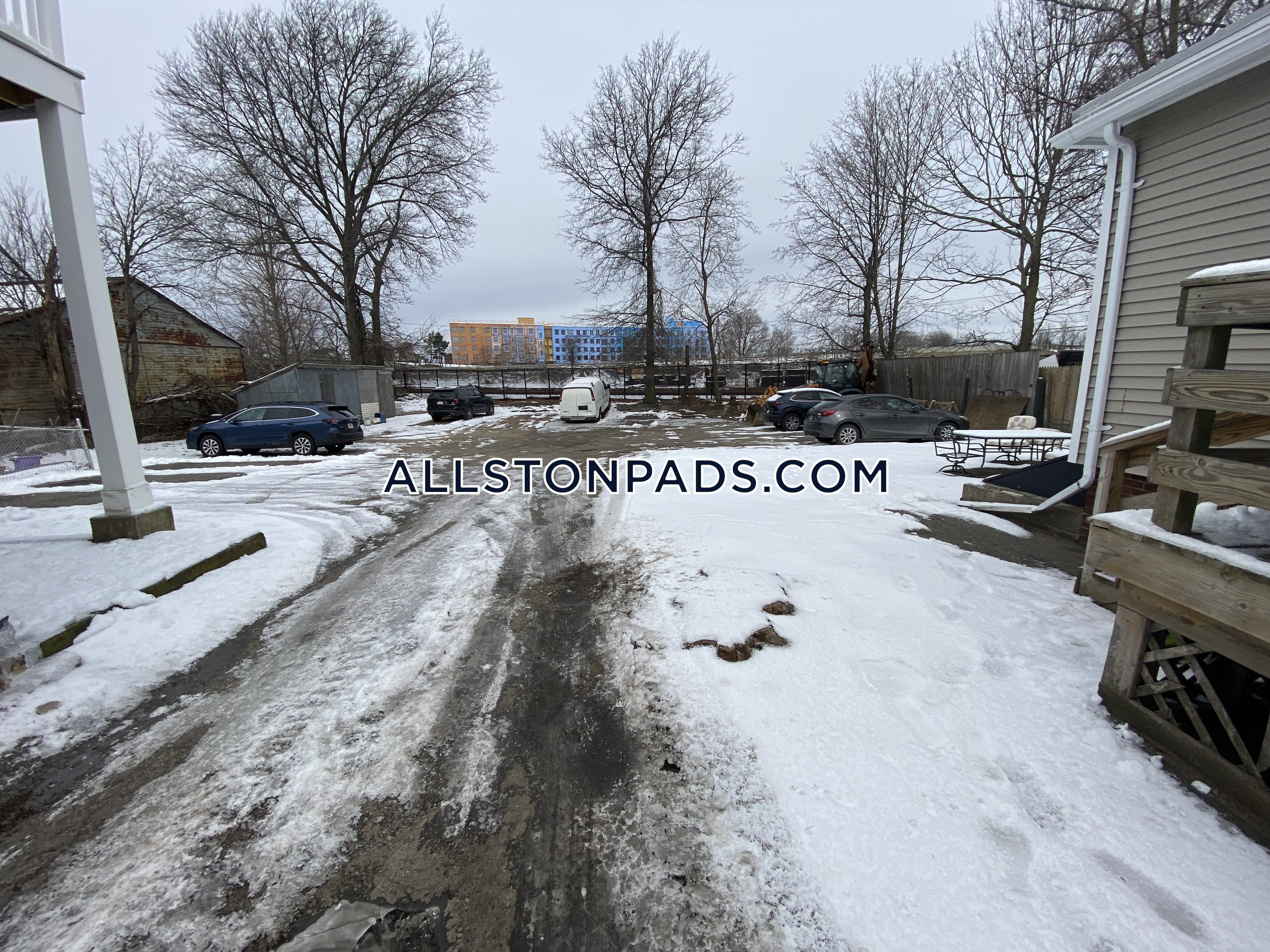 36 Pratt St, Allston