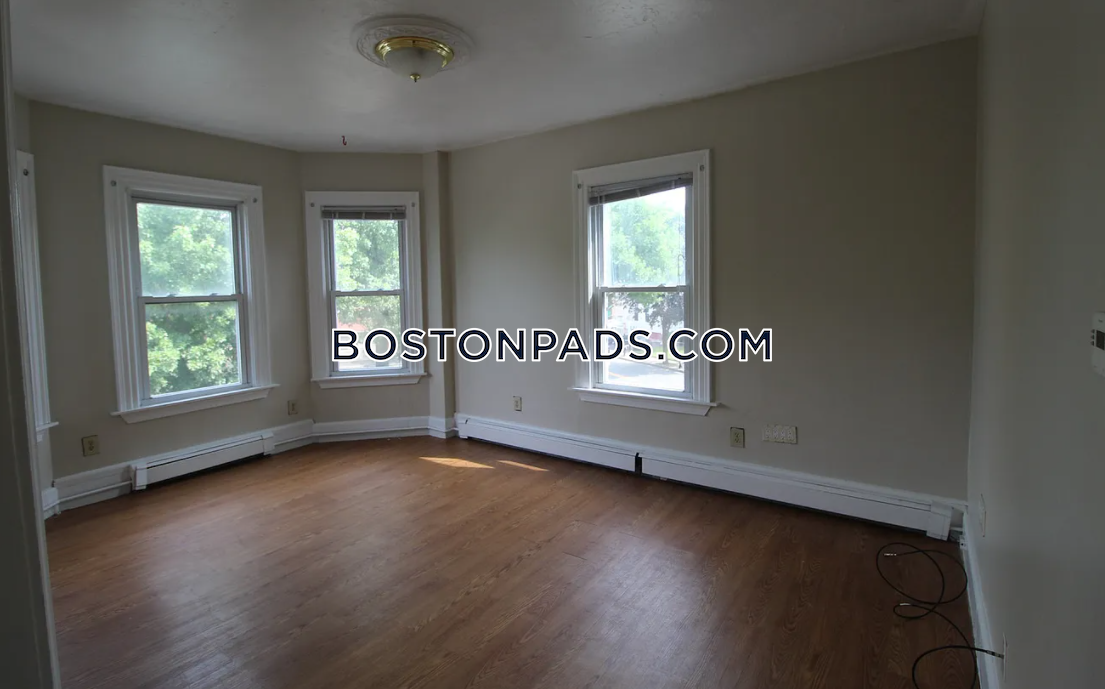 204 River St, Central Square