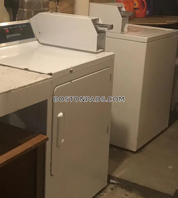 204 River St, Central Square