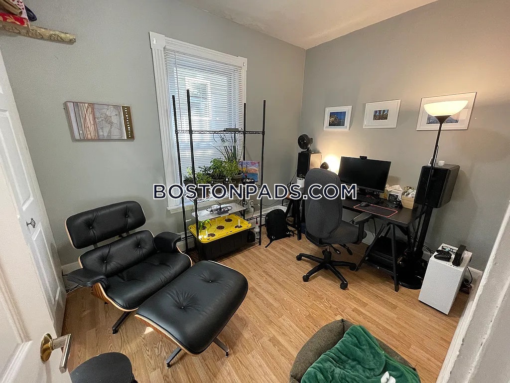 204 River St, Central Square