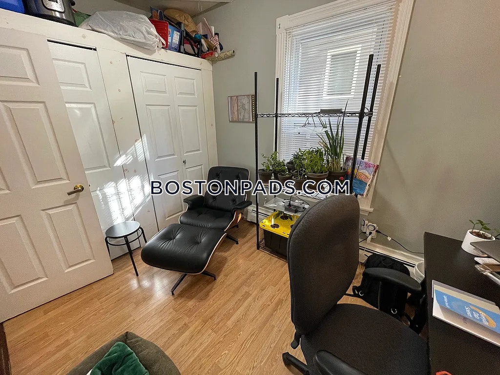 204 River St, Central Square