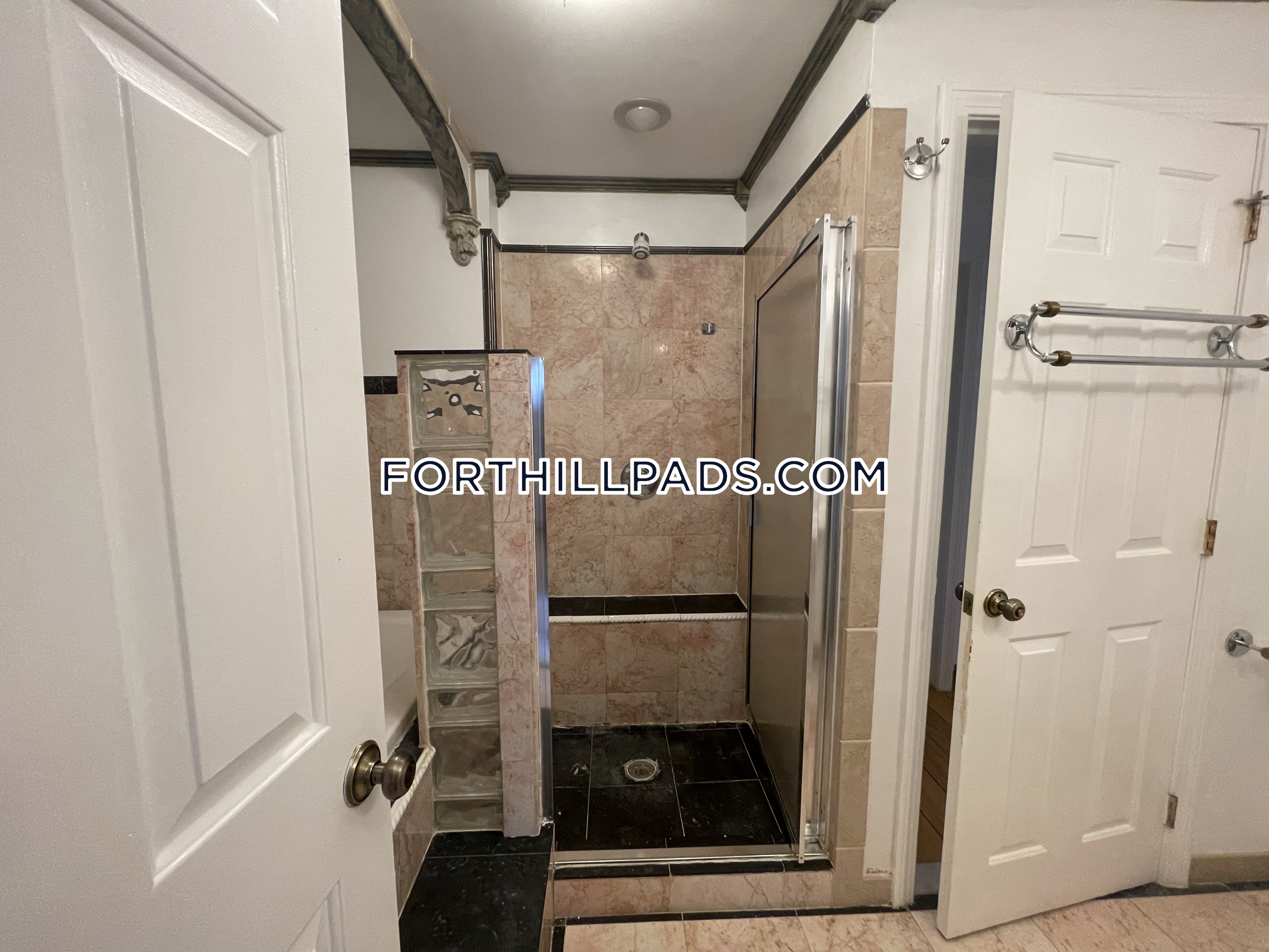 35 Fort Ave, Roxbury