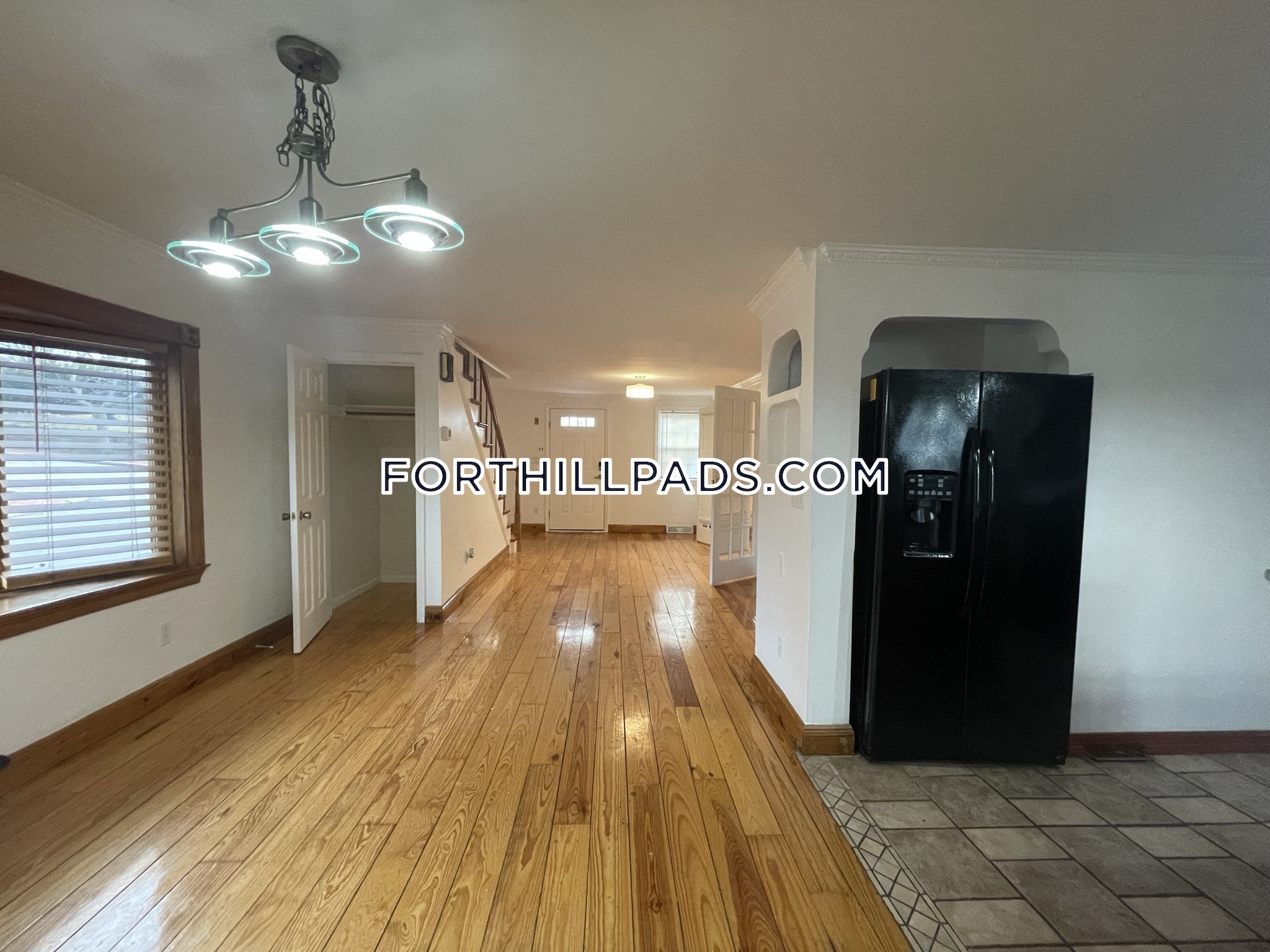 35 Fort Ave, Roxbury