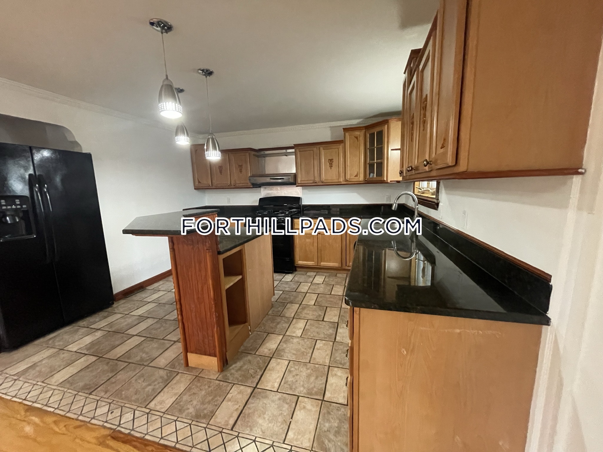 35 Fort Ave, Roxbury