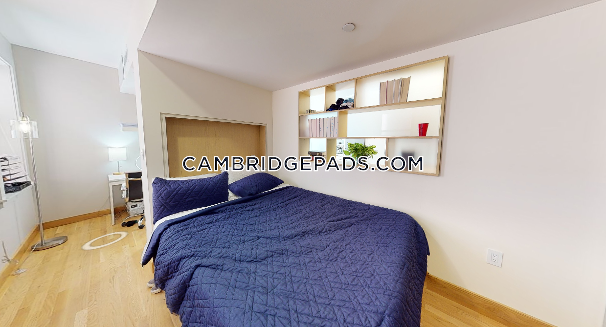 115 Mount Auburn St, Harvard Square