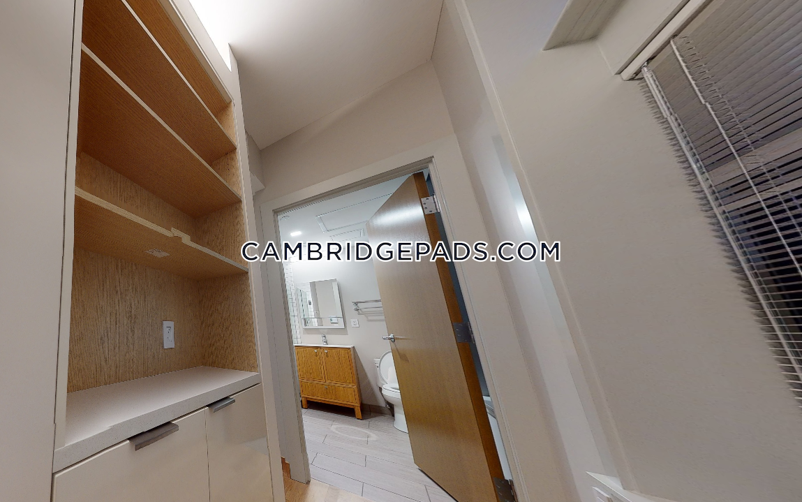 115 Mount Auburn St, Harvard Square