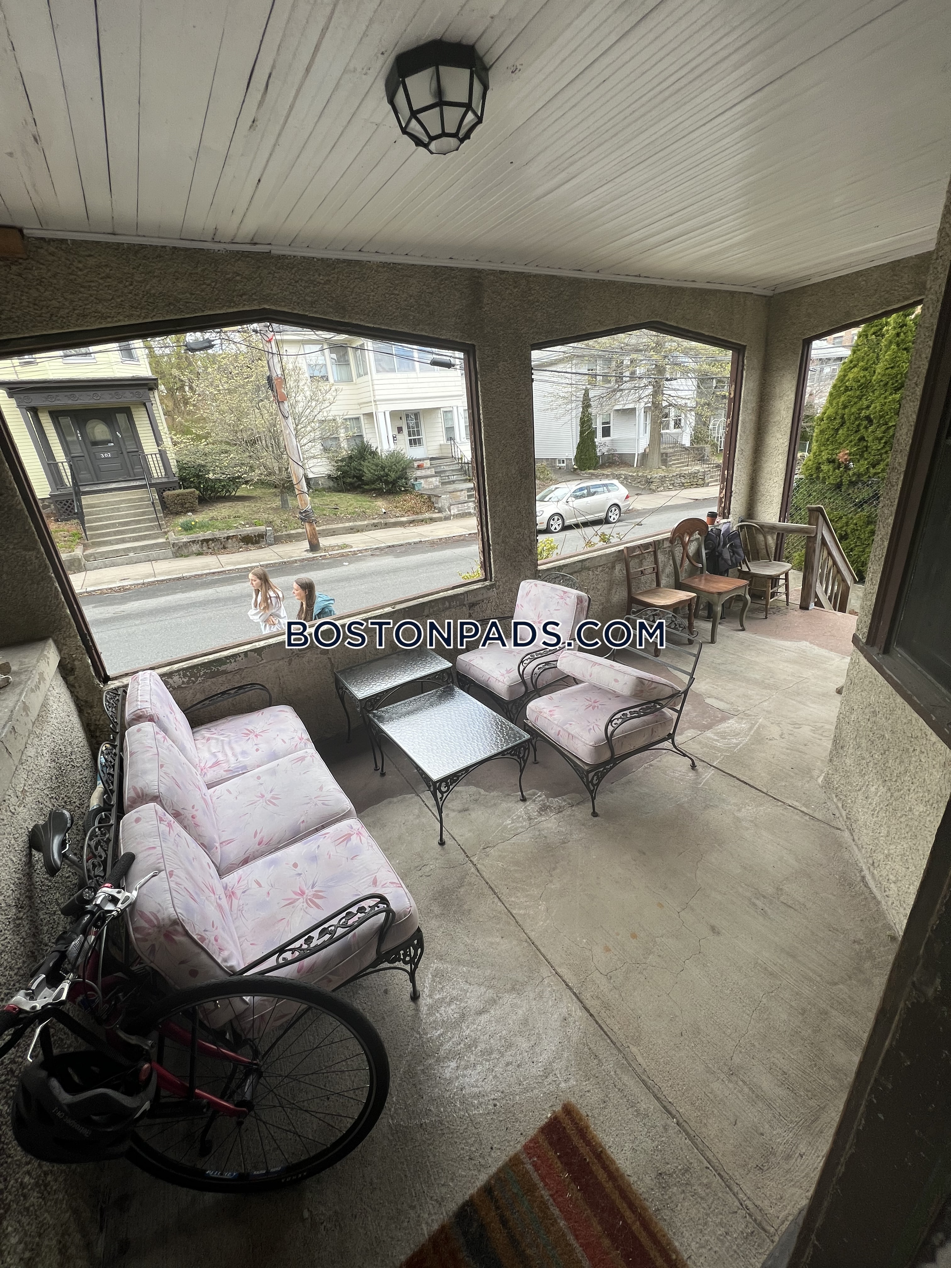 303 Summit Ave, Brighton