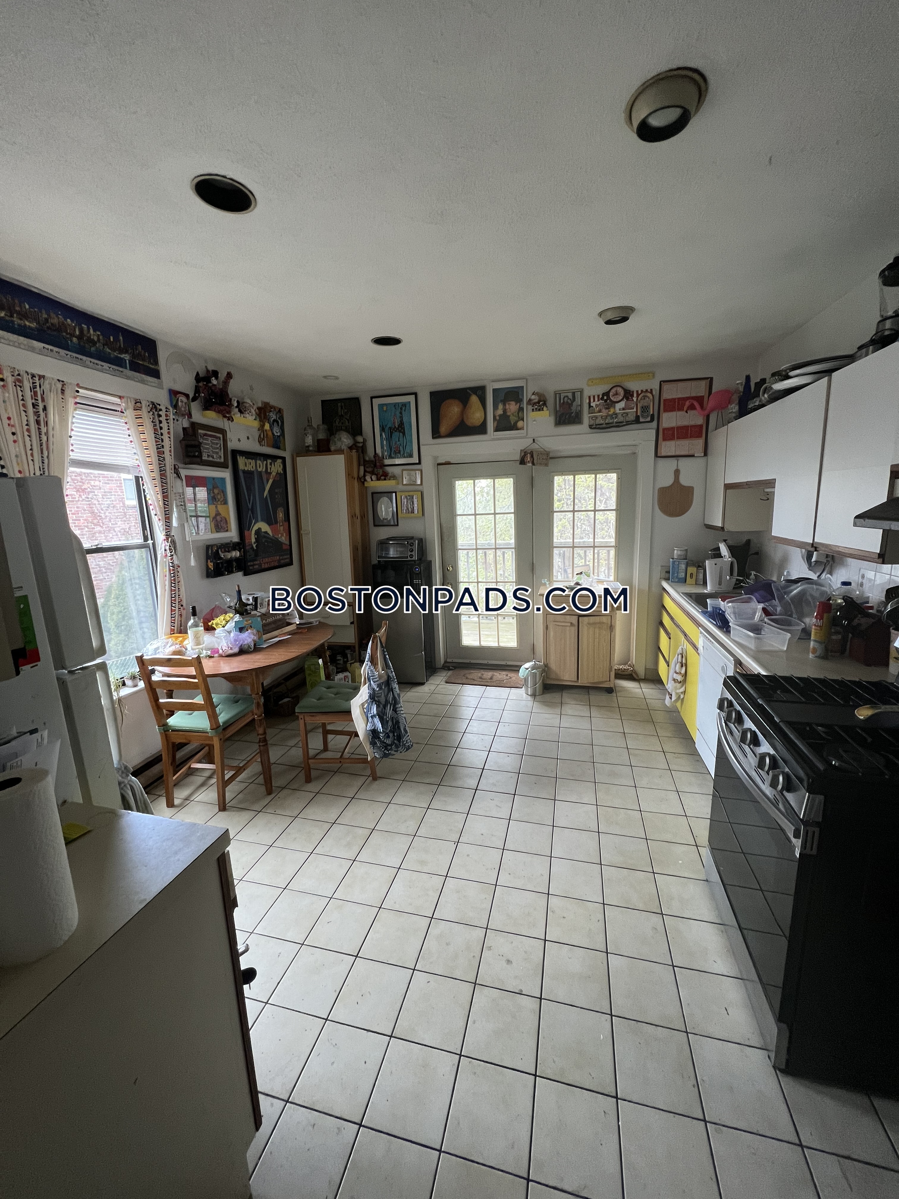 303 Summit Ave, Brighton