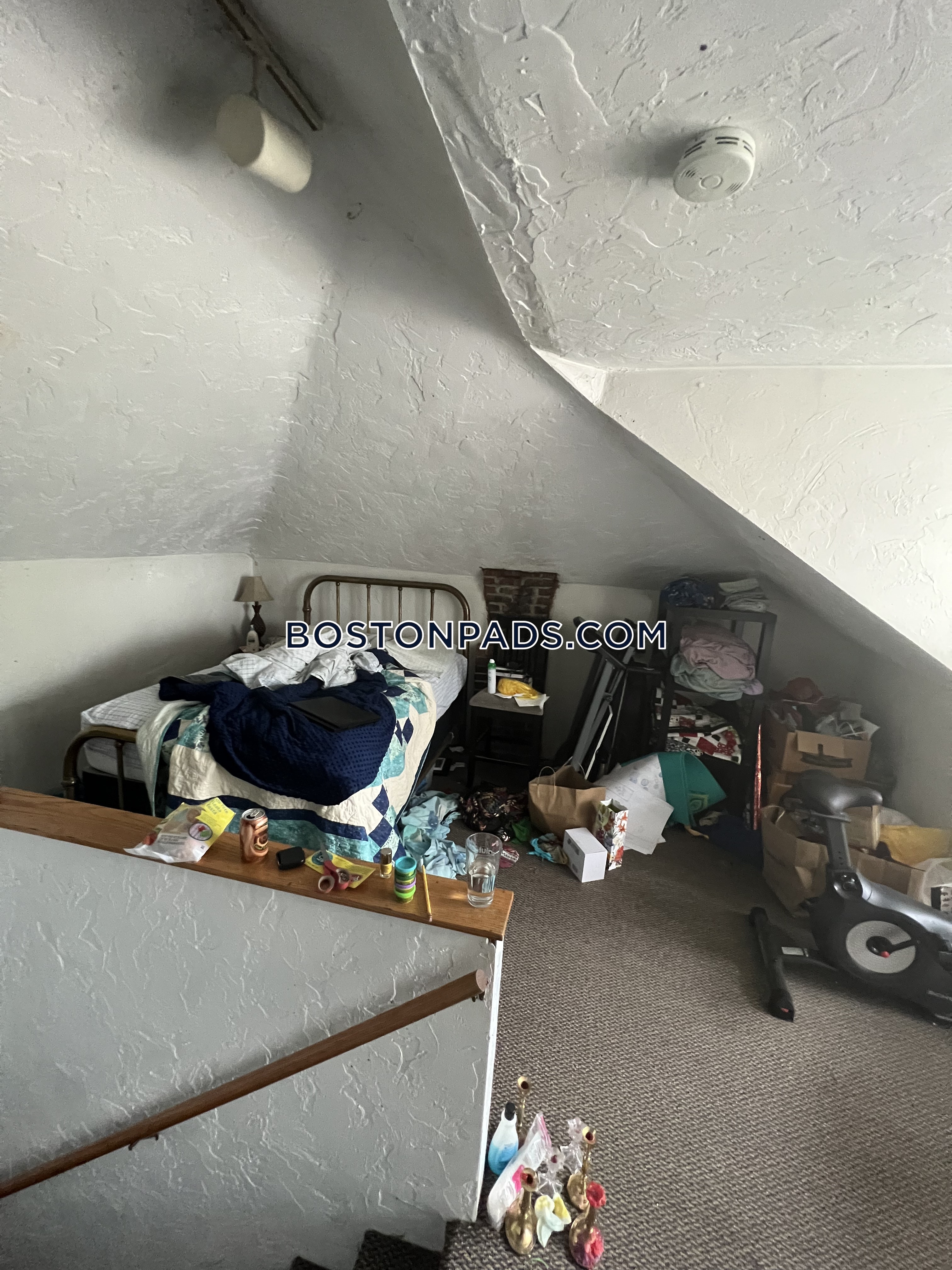 303 Summit Ave, Brighton