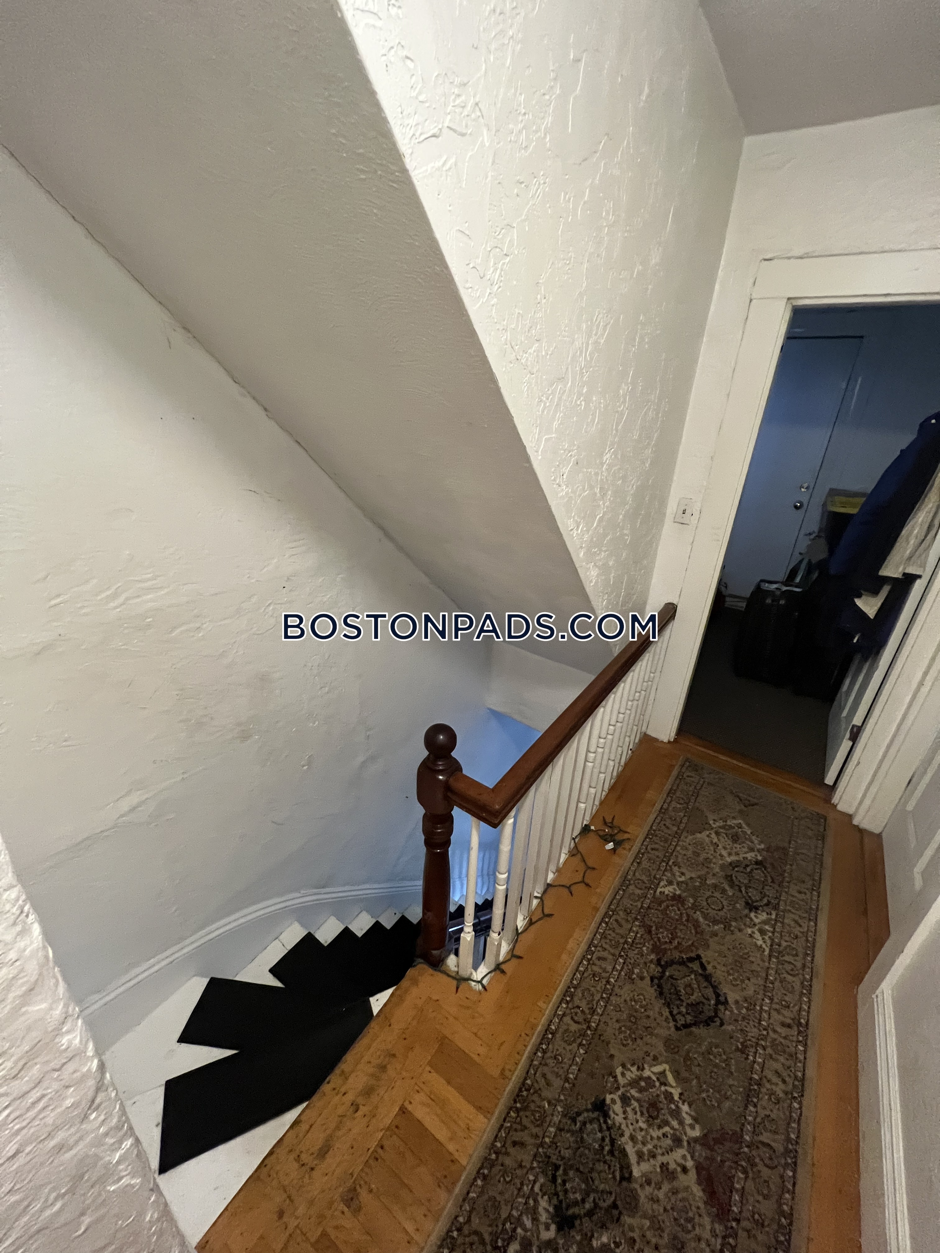 303 Summit Ave, Brighton