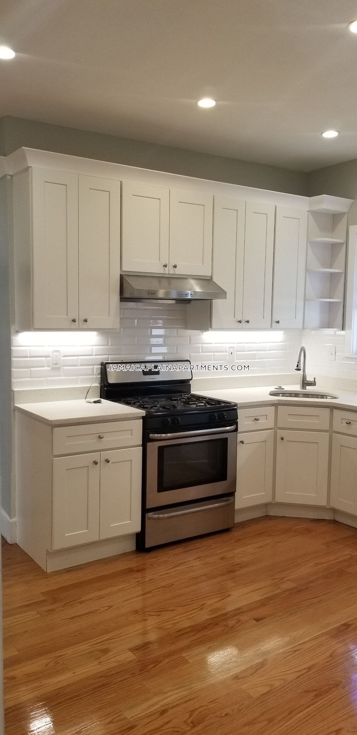 11 Rosemary St, Jamaica Plain