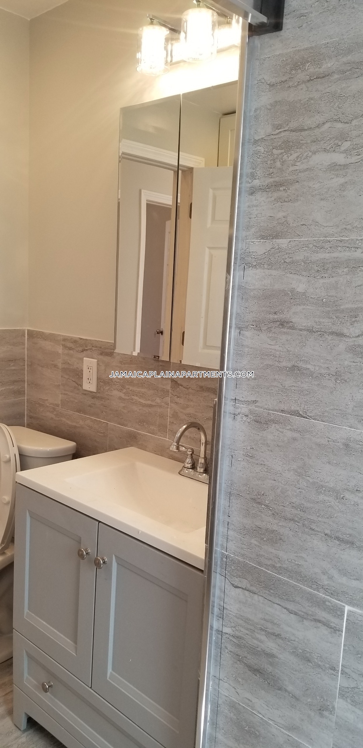 11 Rosemary St, Jamaica Plain