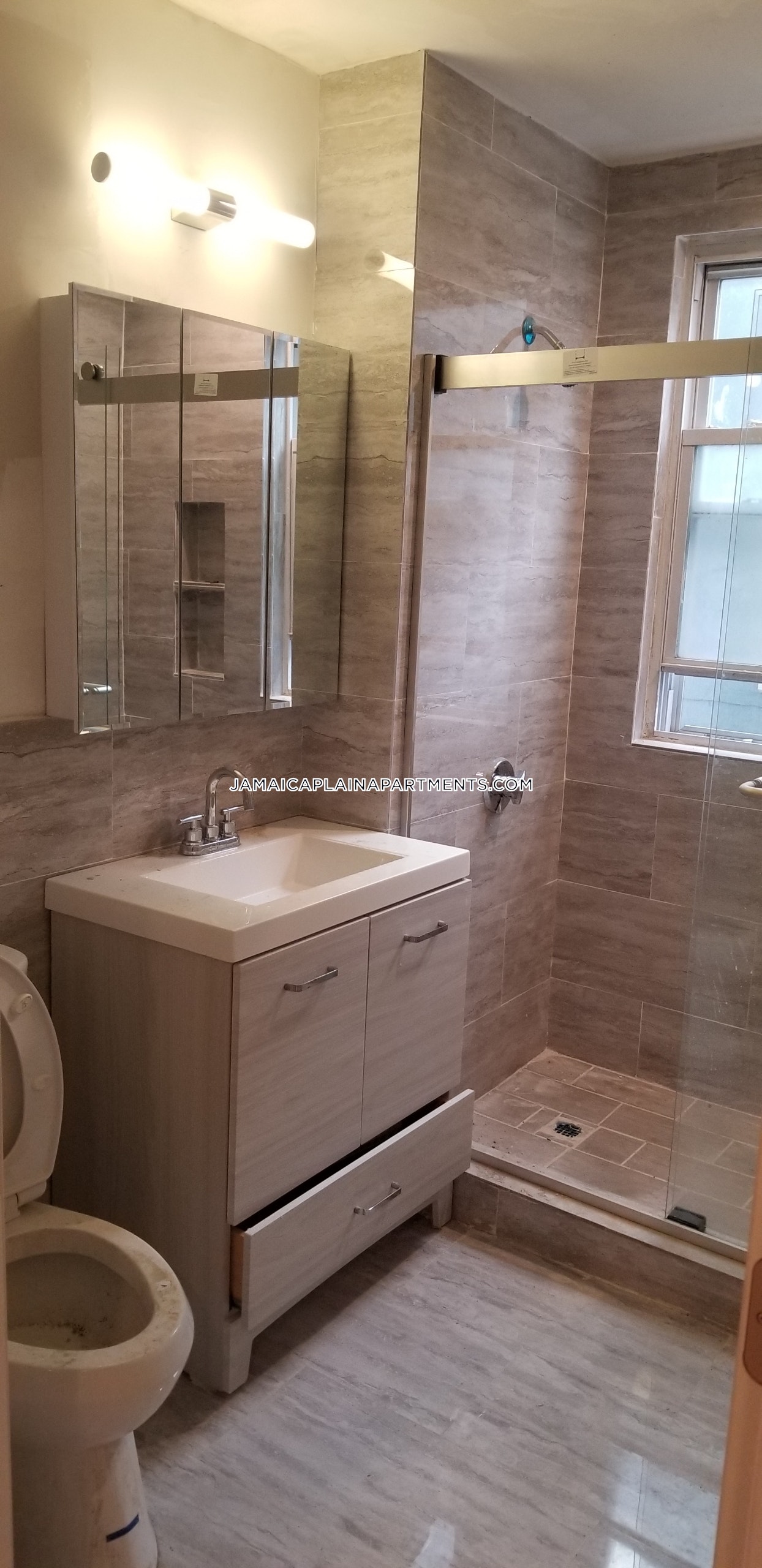 11 Rosemary St, Jamaica Plain