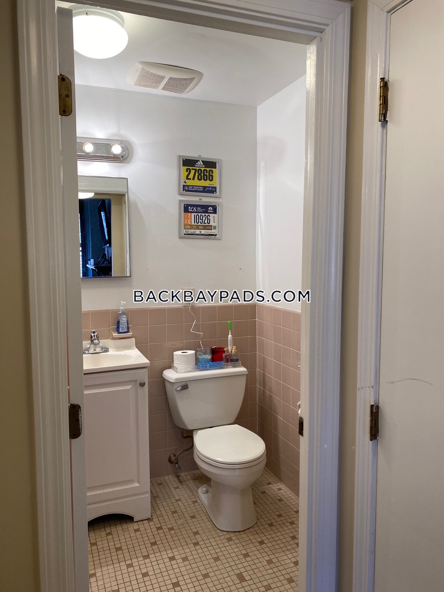 226 Newbury St, Back Bay