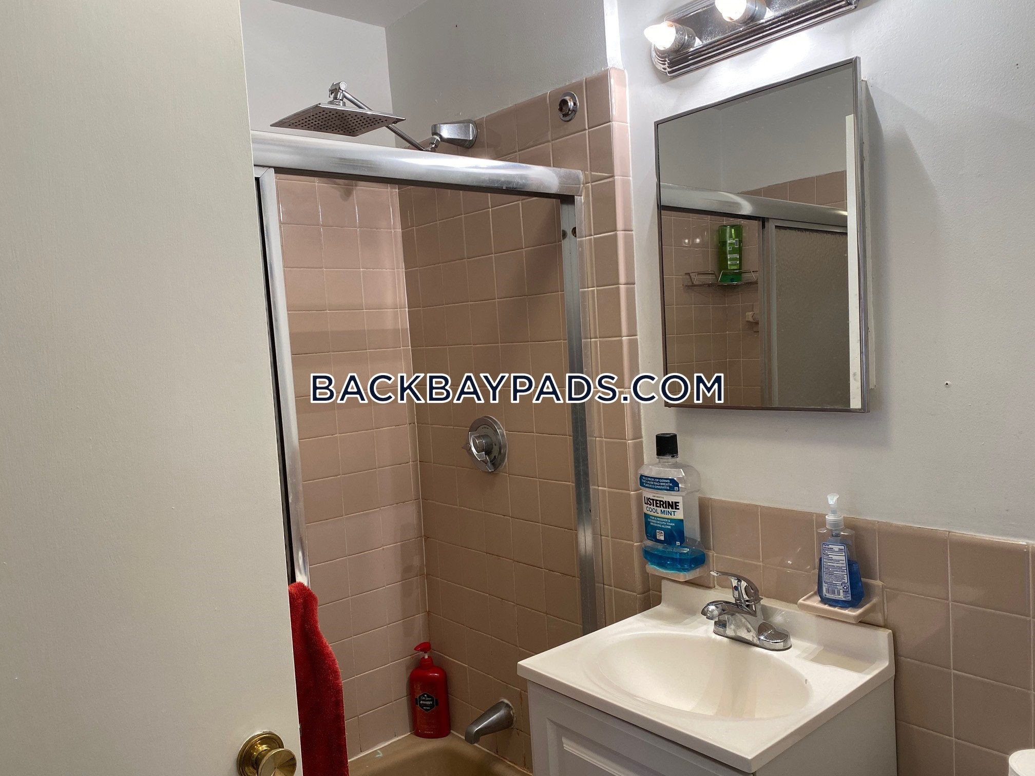 226 Newbury St, Back Bay