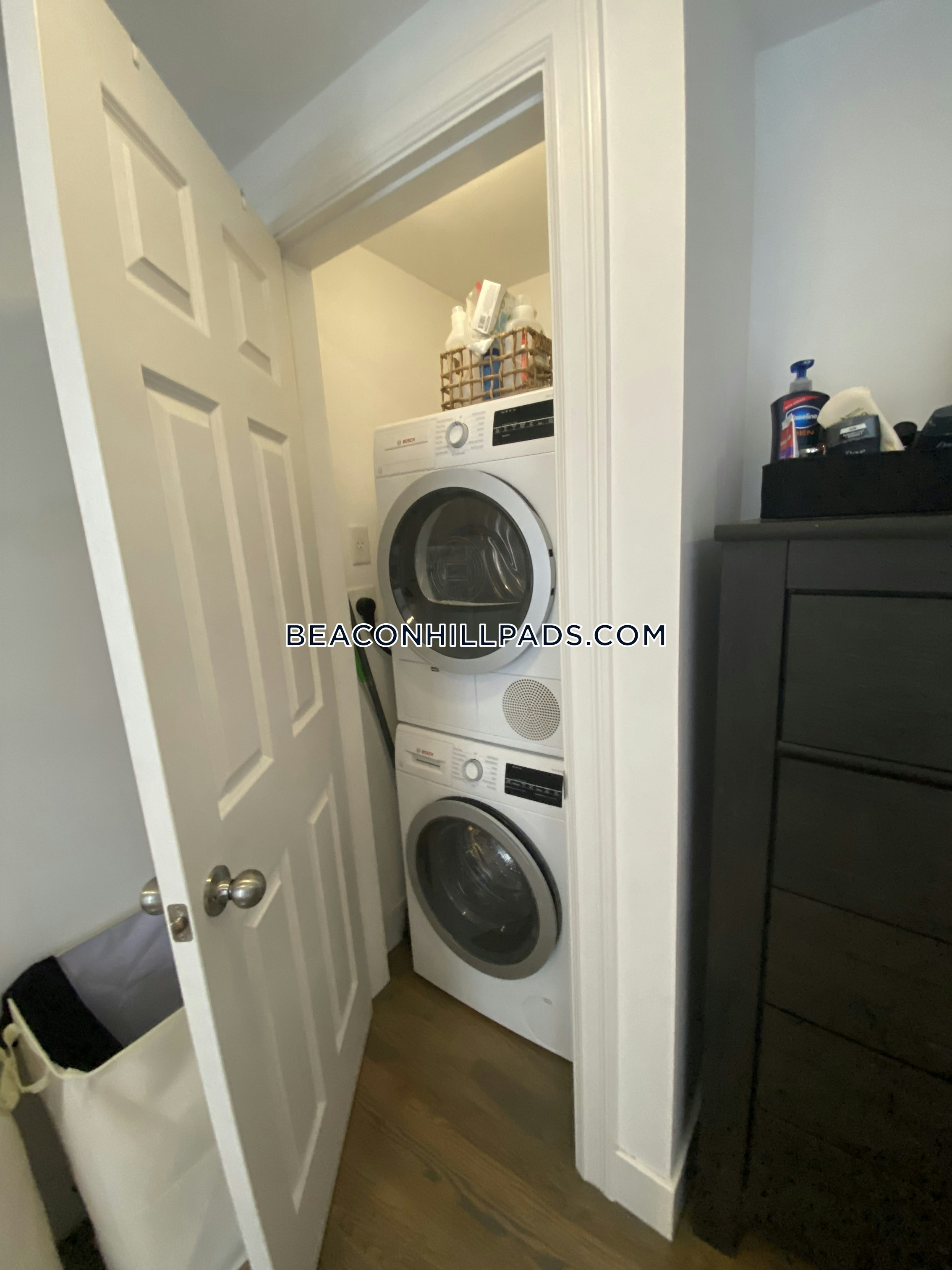 61 Joy St, Beacon Hill