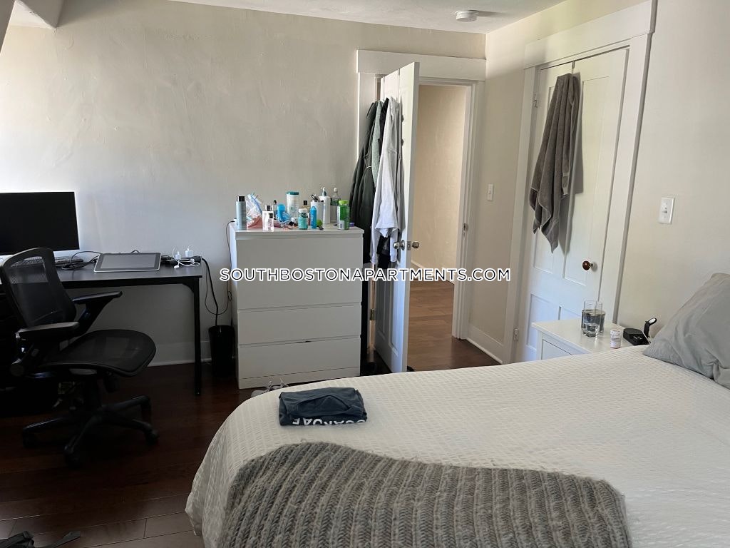 411 7th St, South Boston