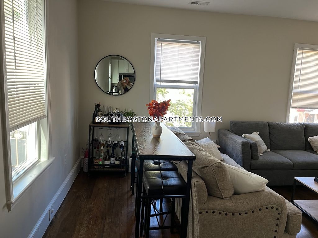 411 7th St, South Boston