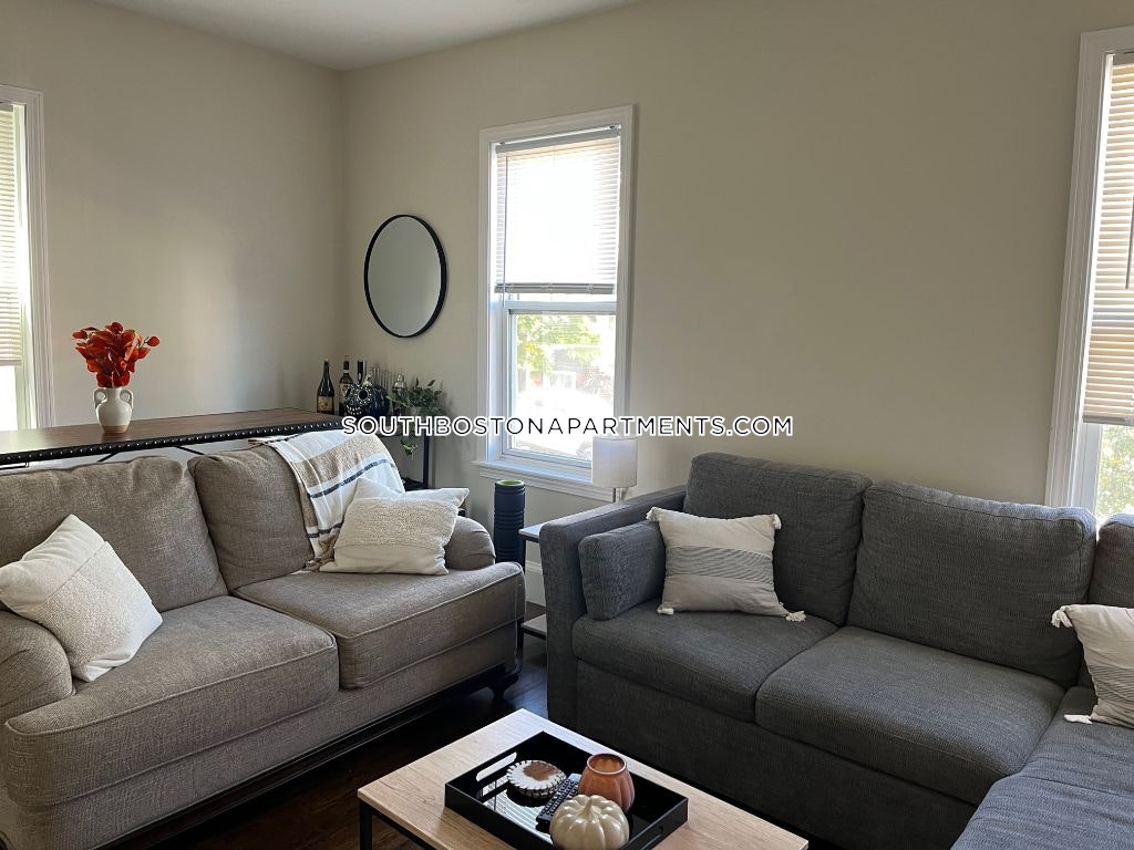 411 7th St, South Boston