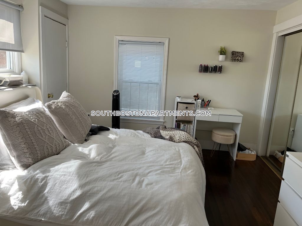 411 7th St, South Boston