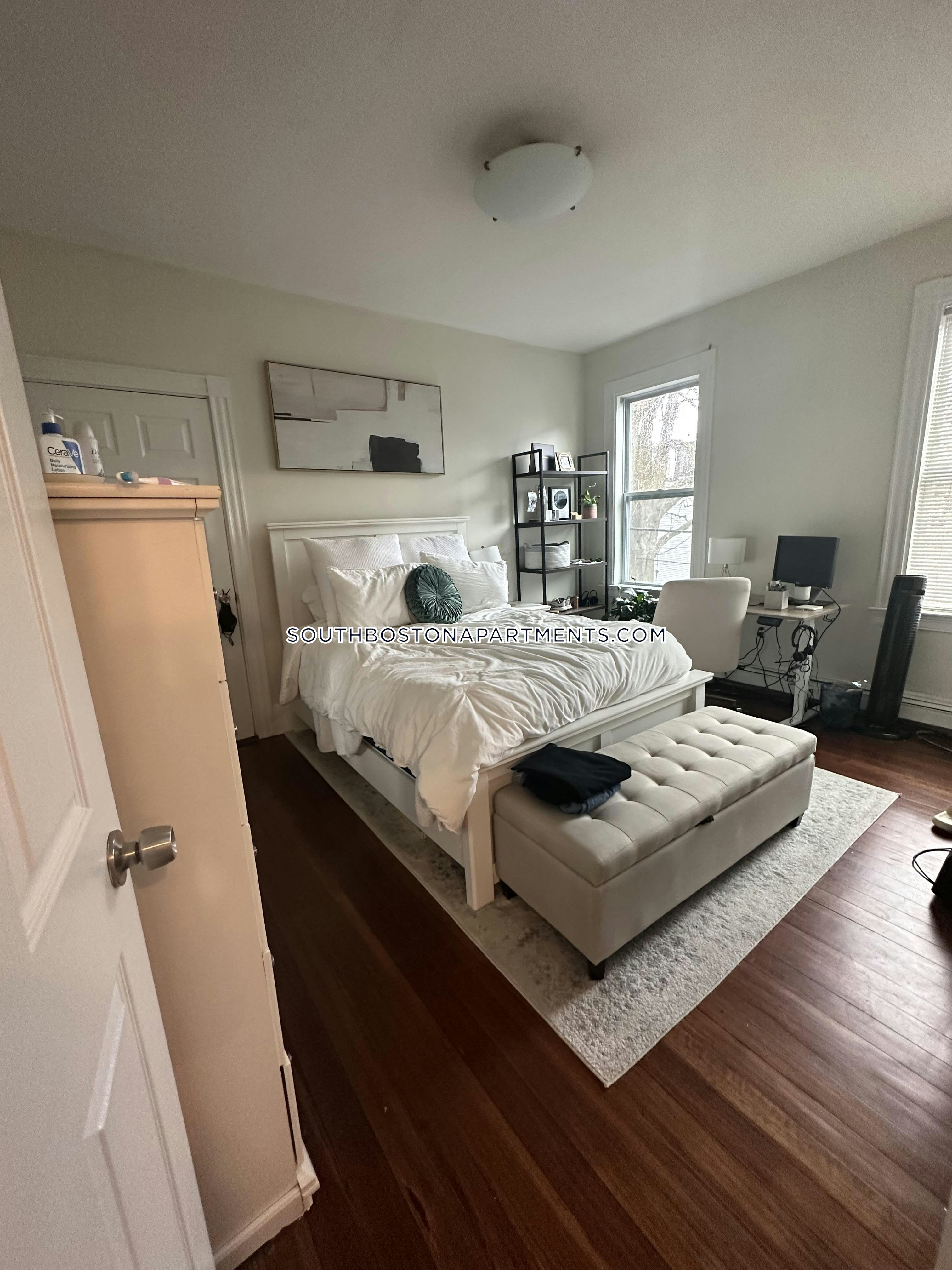 6 Hart, South Boston