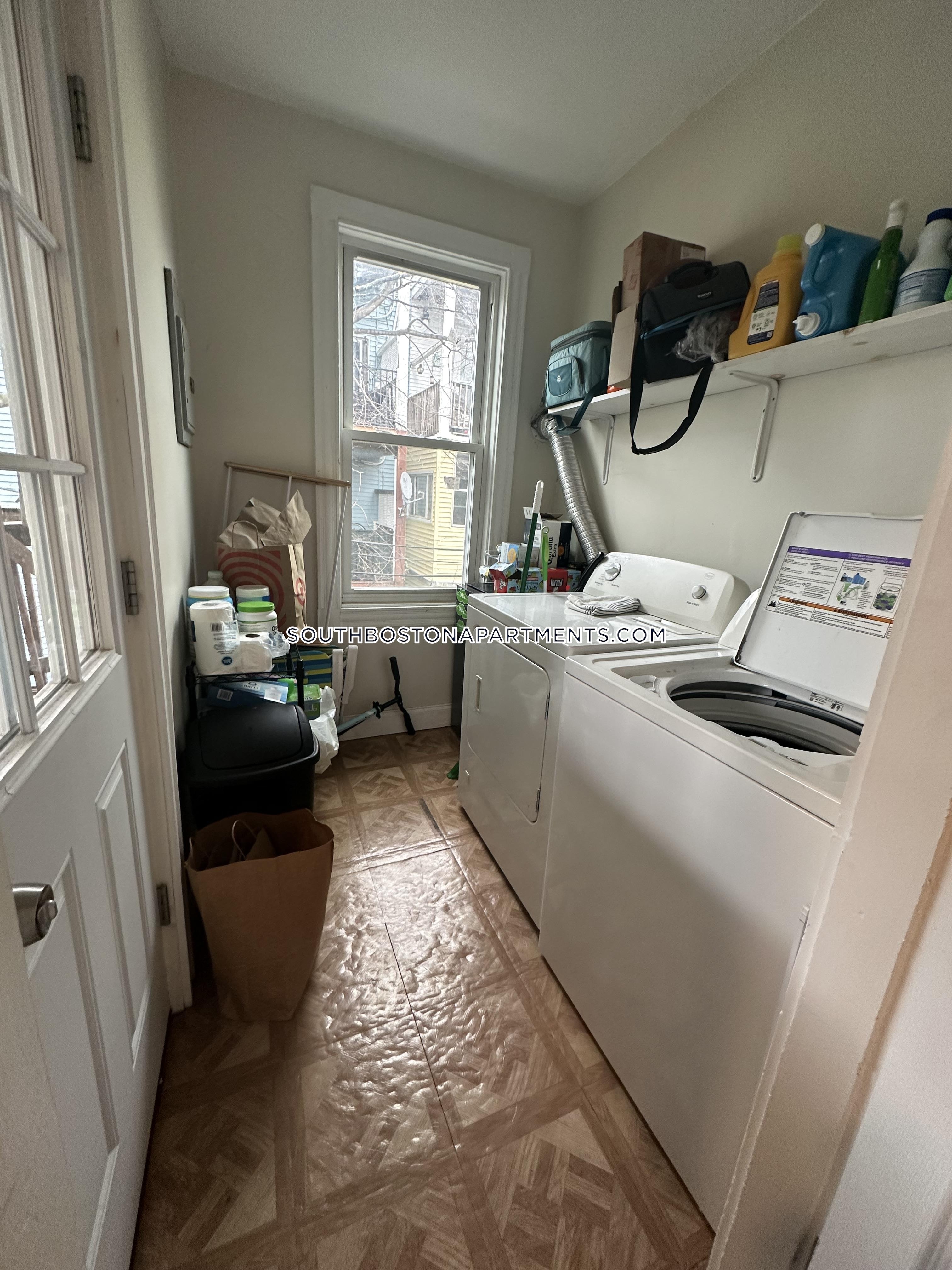 6 Hart Pl, South Boston