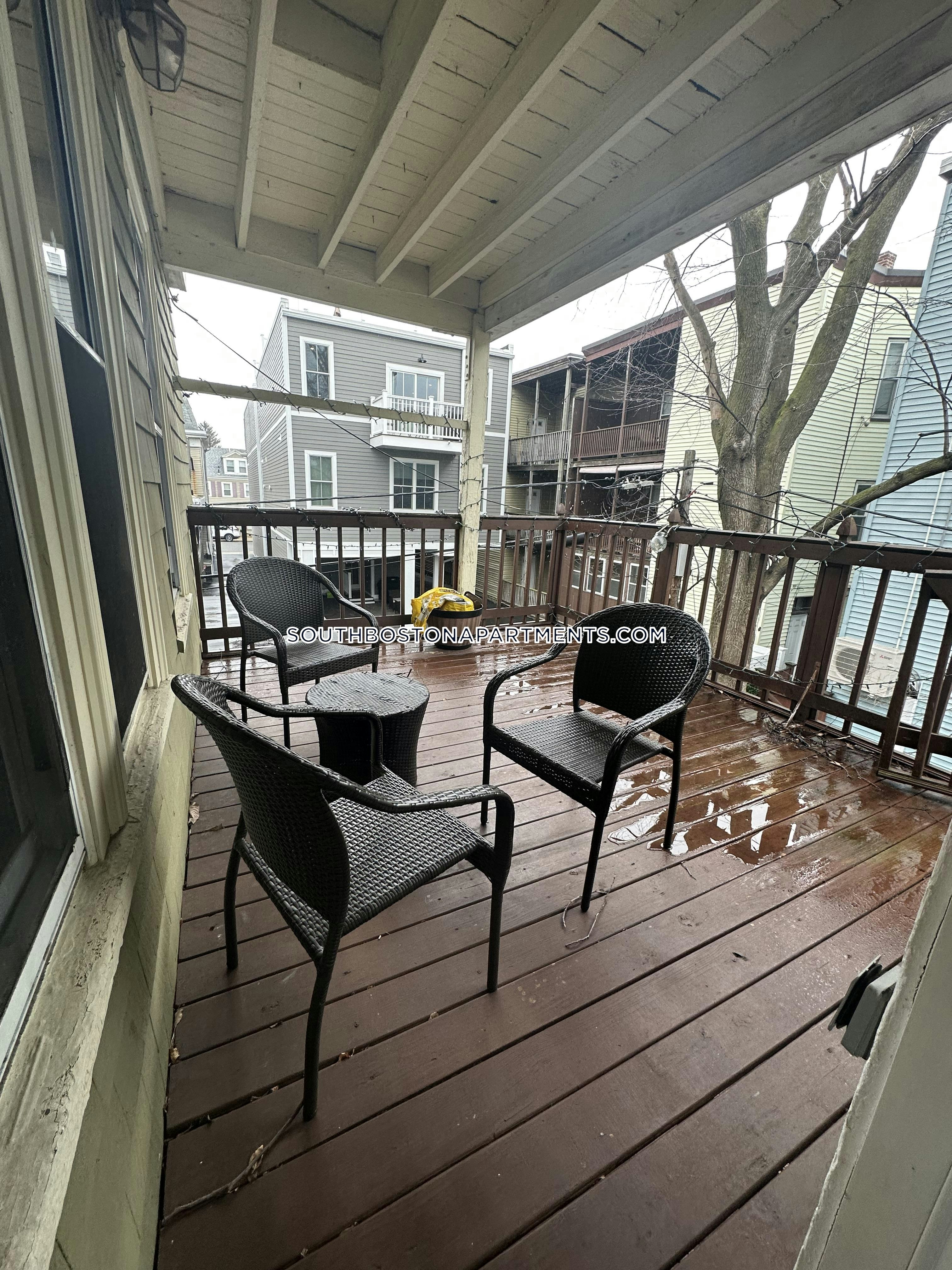 6 Hart, South Boston