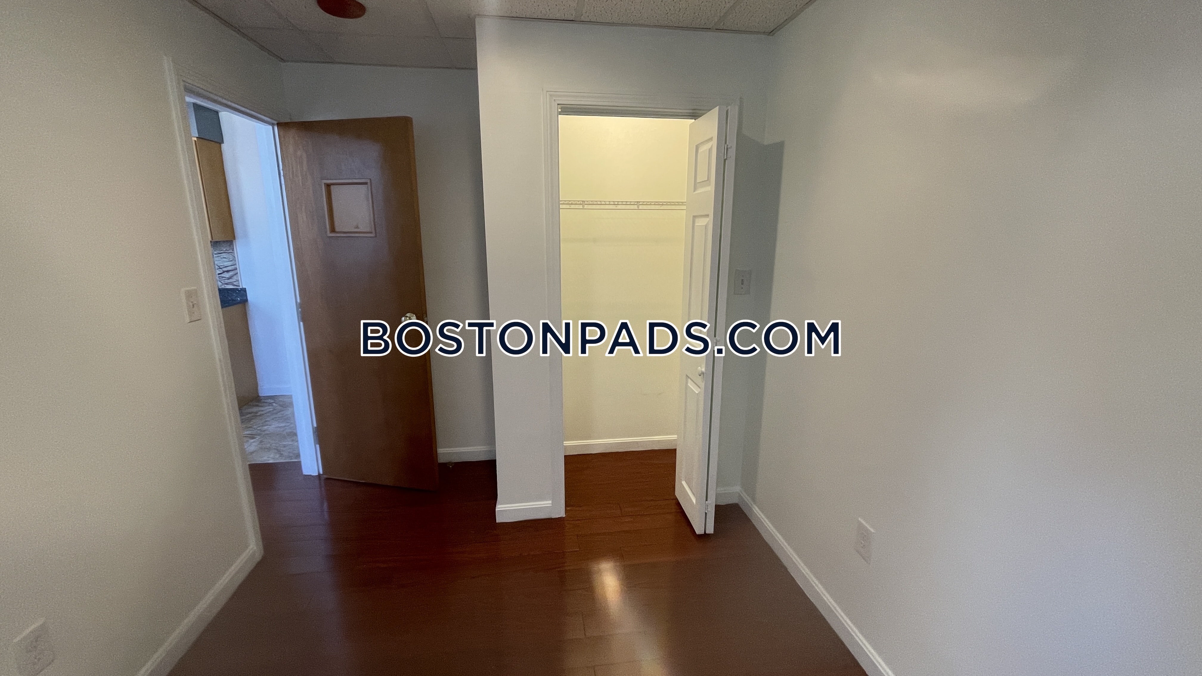 72 Kneeland St, Chinatown