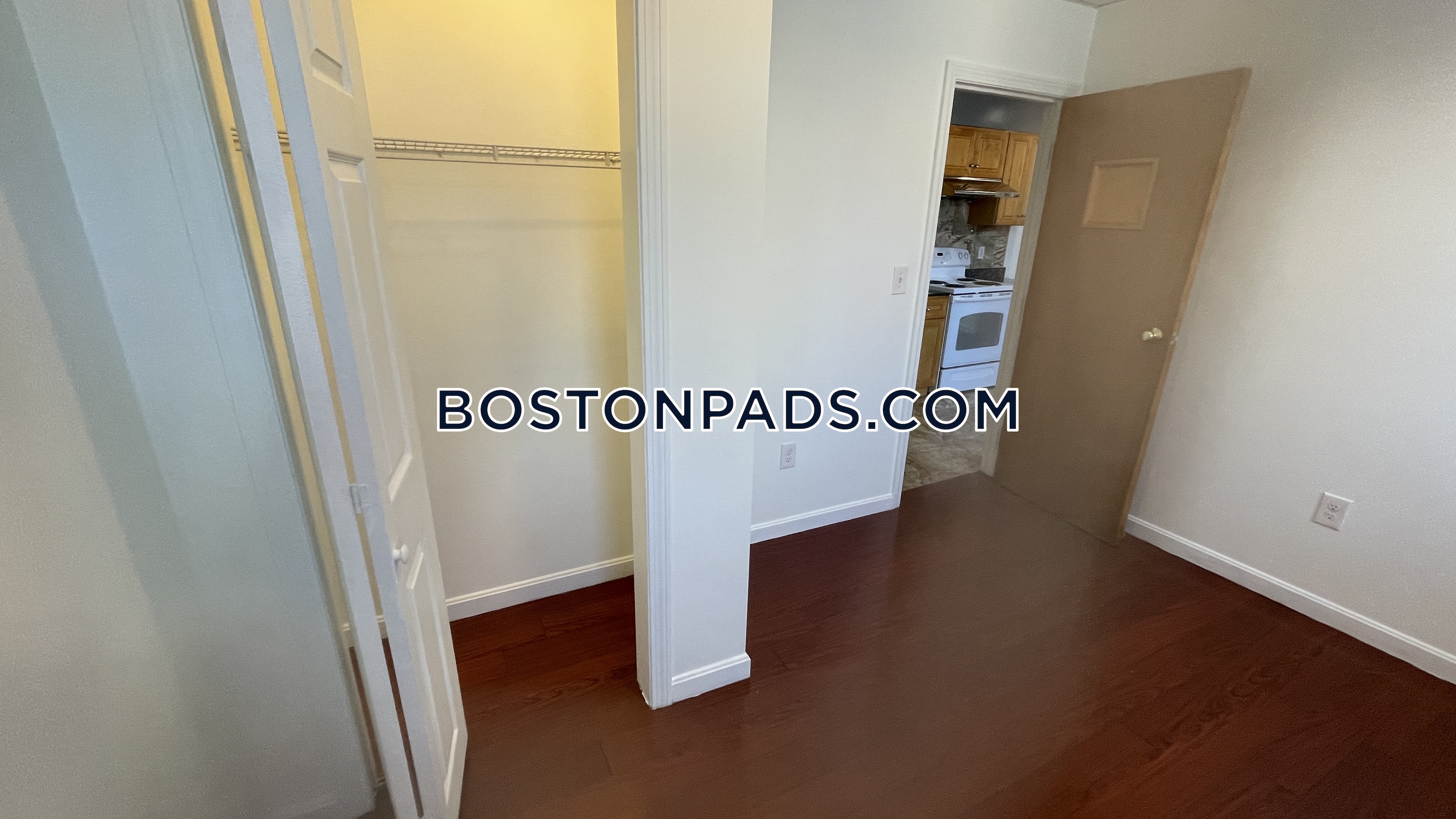 72 Kneeland St, Chinatown