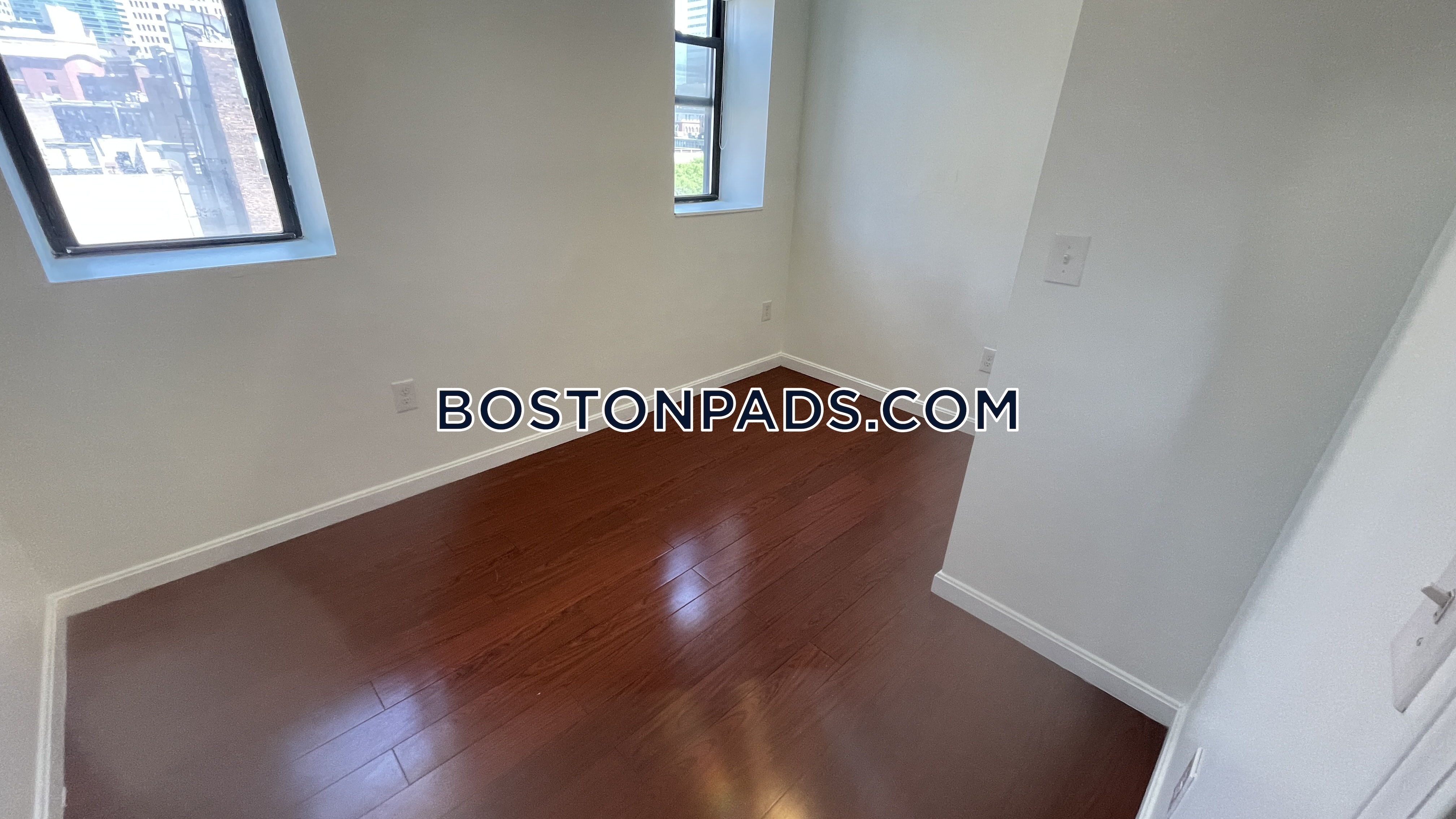 72 Kneeland St, Chinatown