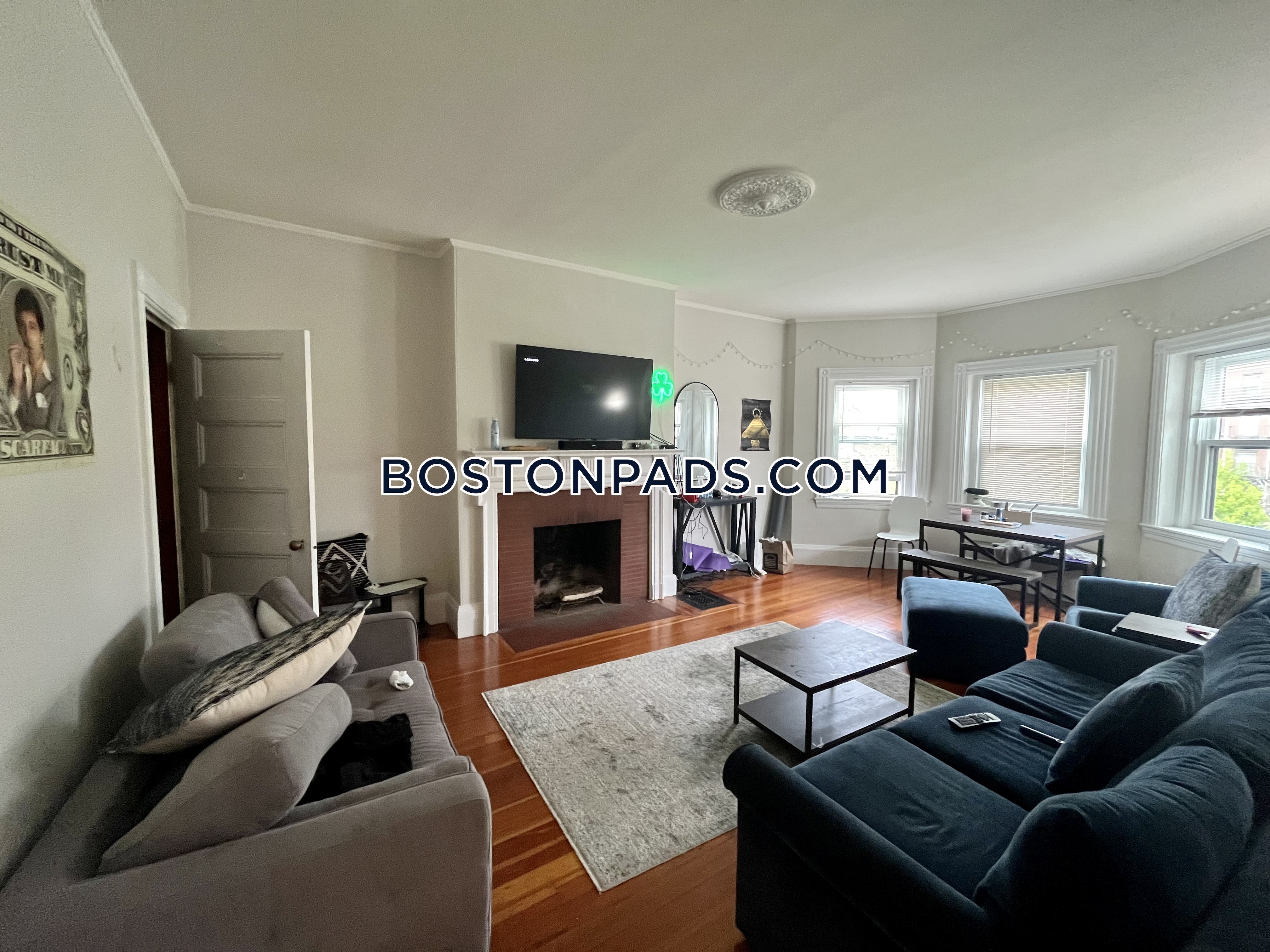 917 Beacon St, Fenway