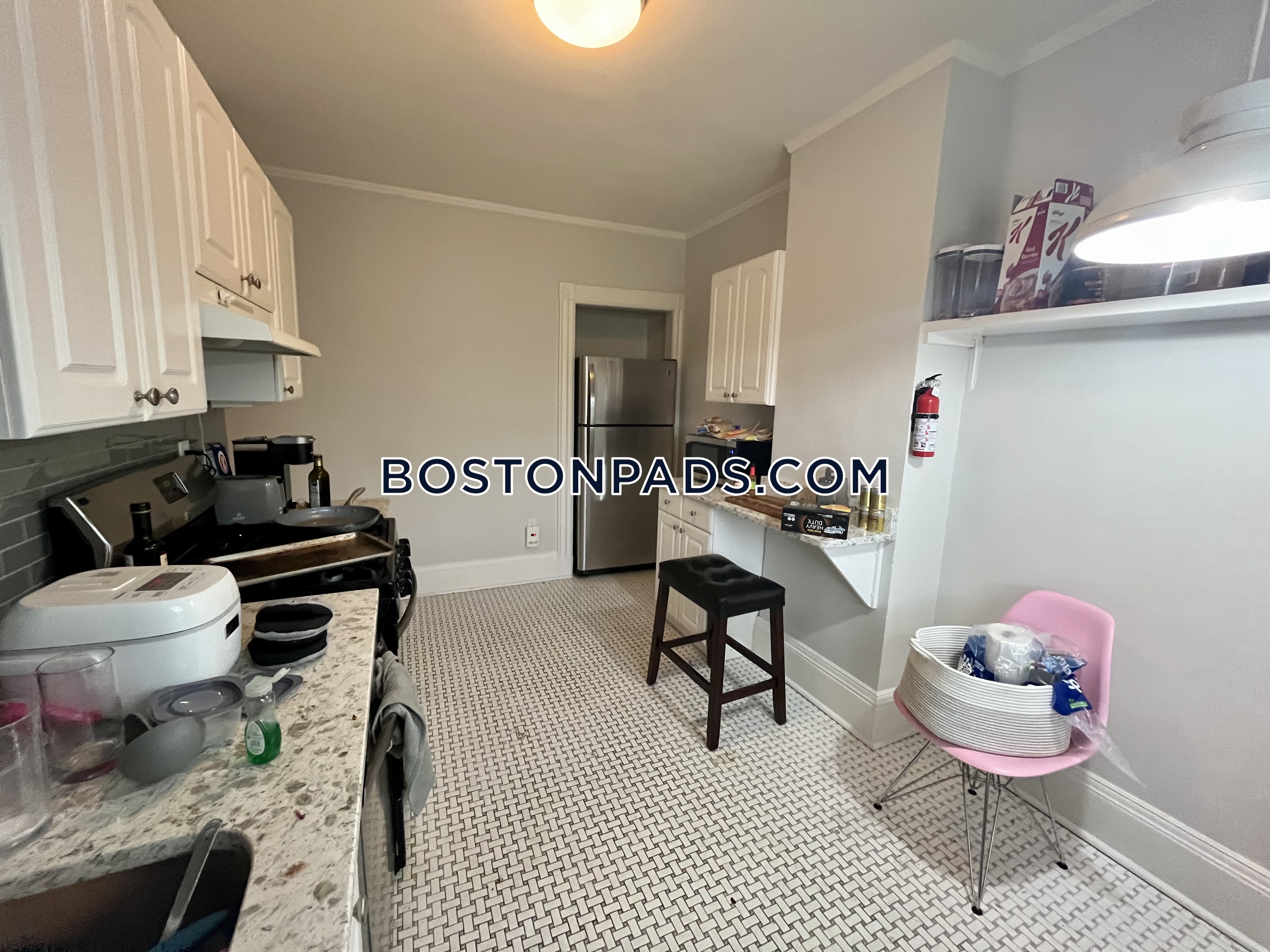 917 Beacon St, Fenway